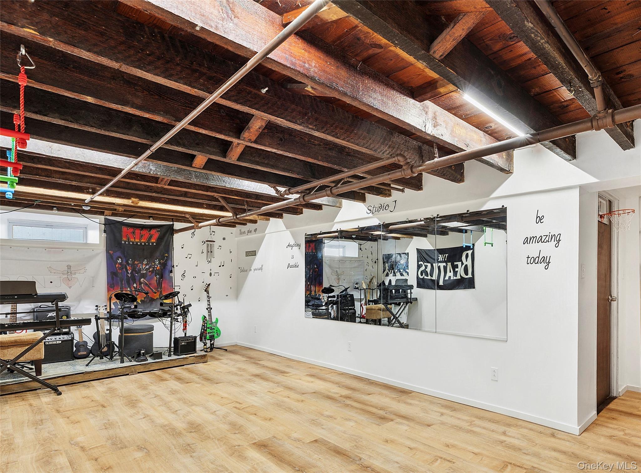 142 Rocklyn Avenue, Lynbrook, NY 11563