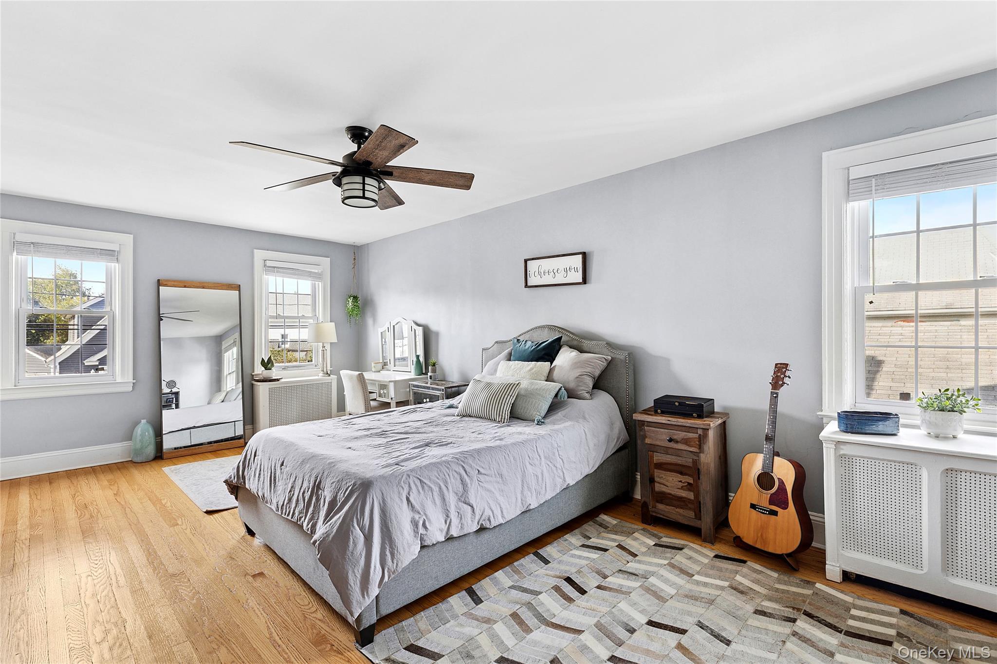 142 Rocklyn Avenue, Lynbrook, NY 11563