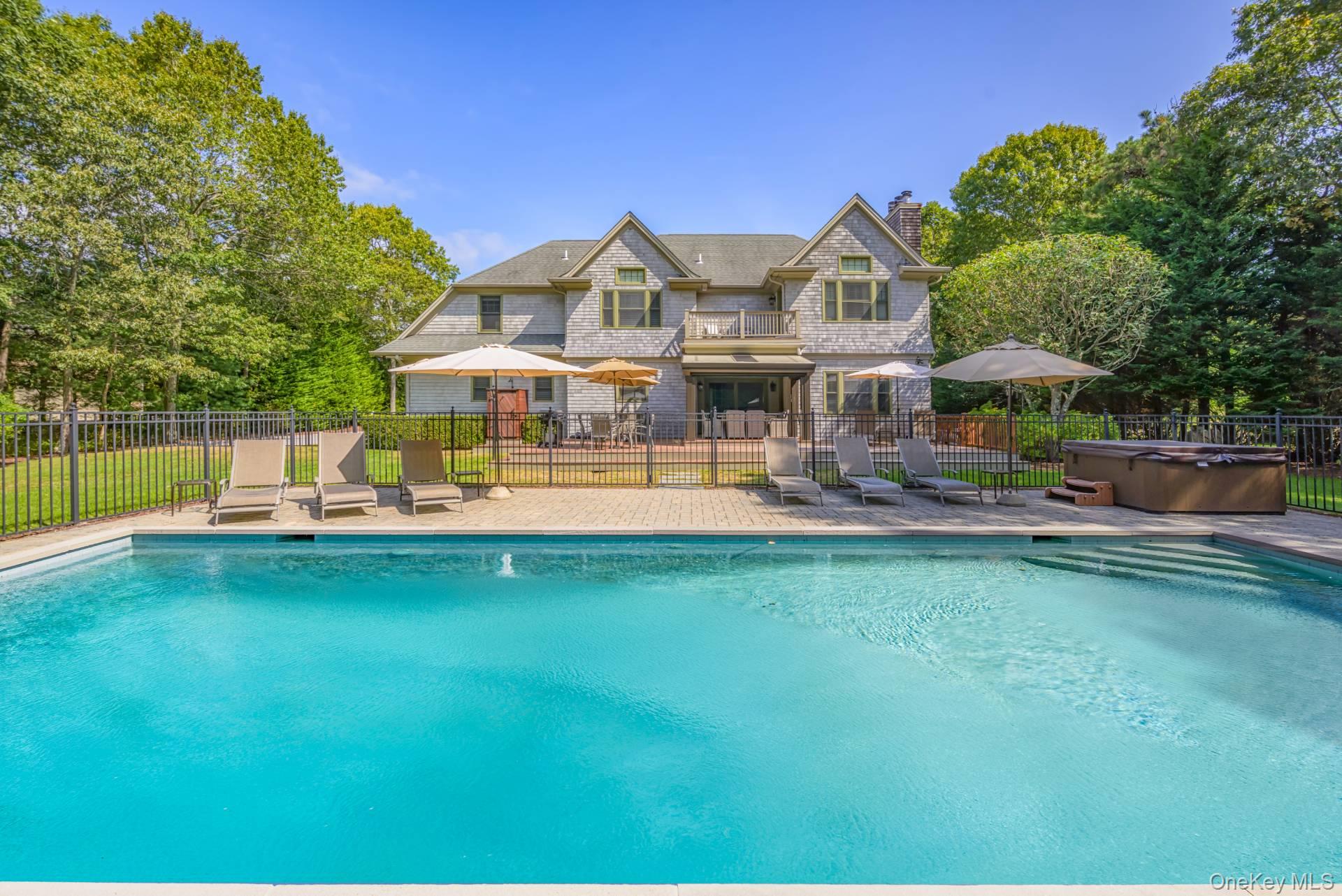 19 Arbutus Road, Quogue, NY 11959