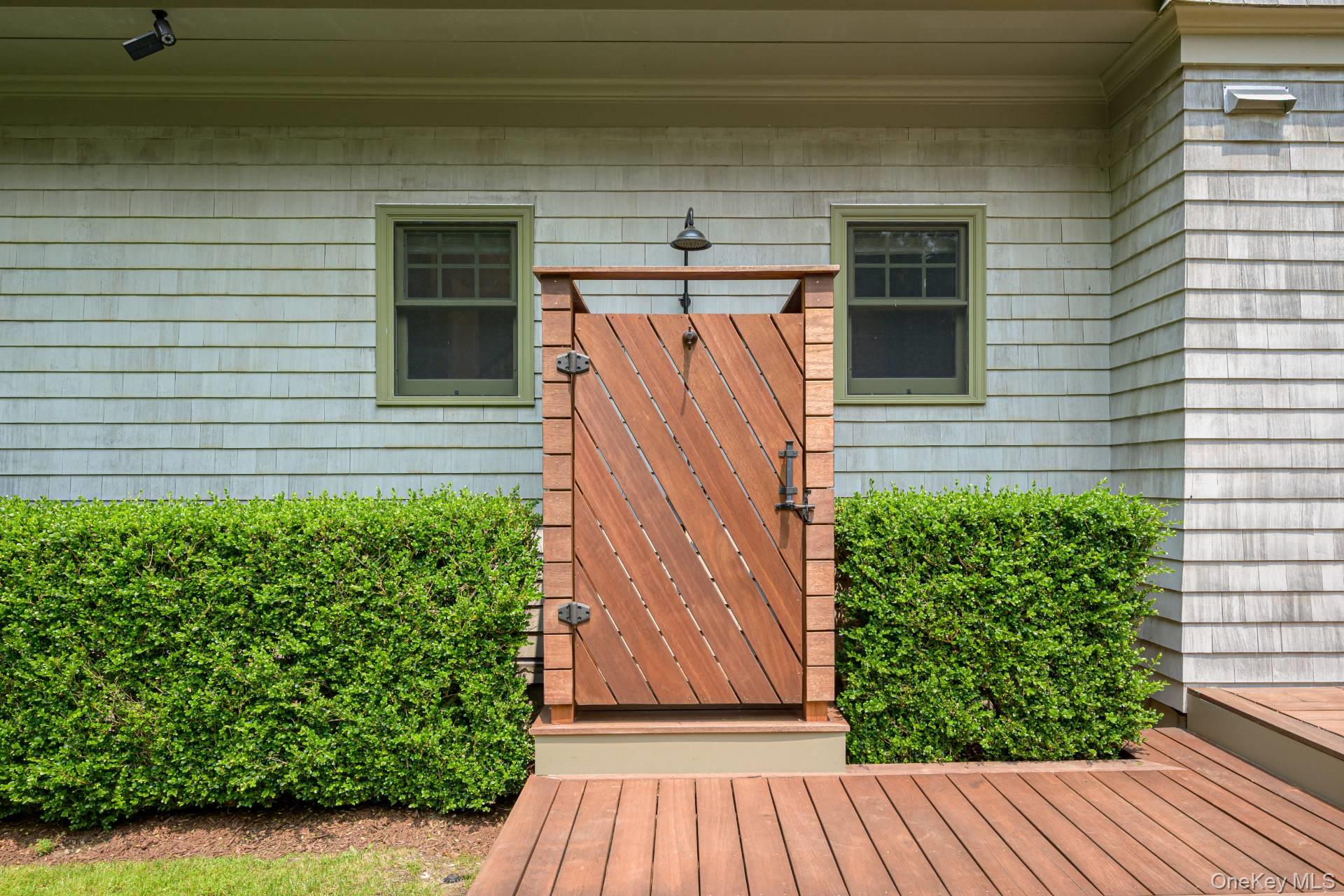 19 Arbutus Road, Quogue, NY 11959