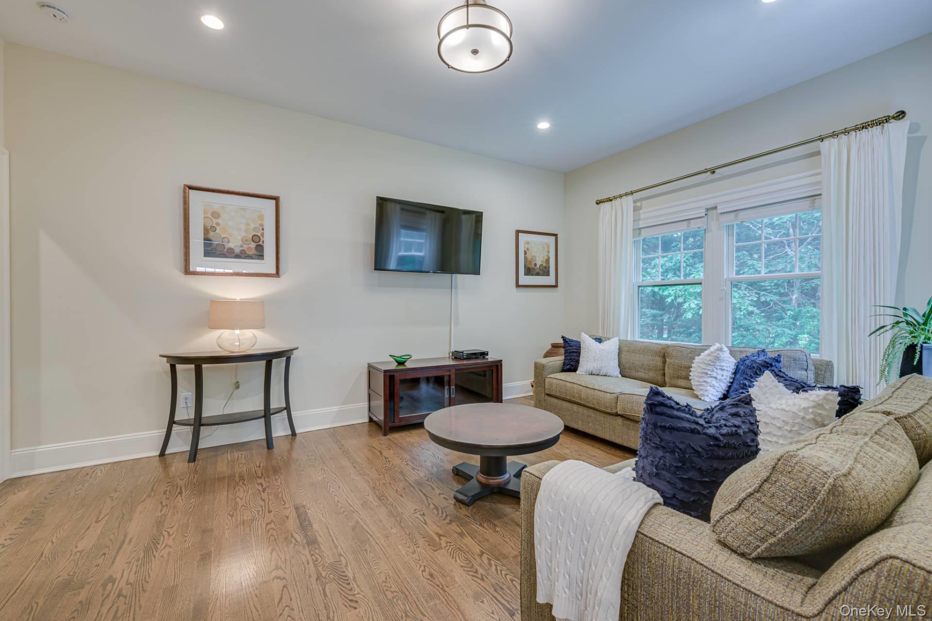 19 Arbutus Road, Quogue, NY 11959