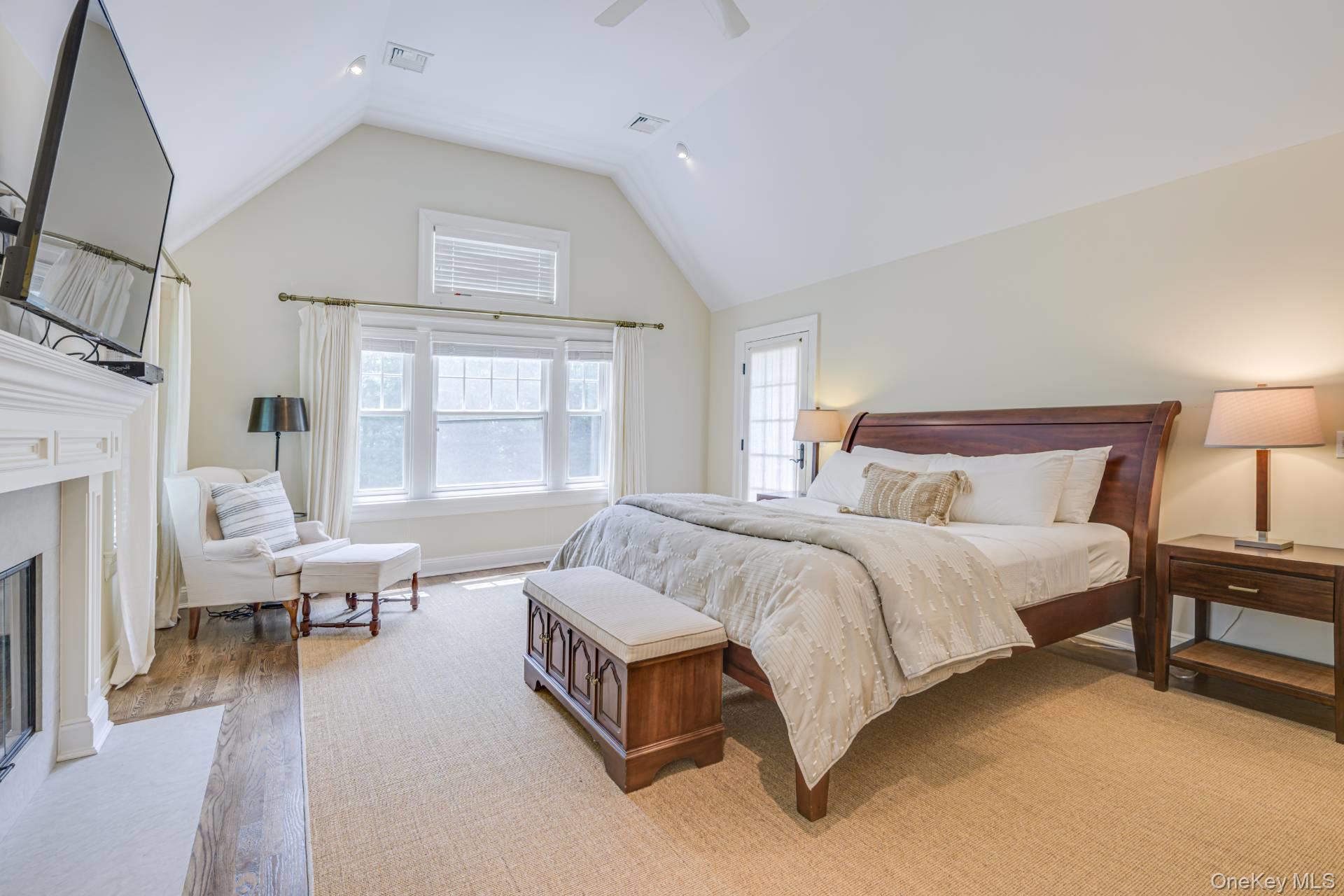 19 Arbutus Road, Quogue, NY 11959