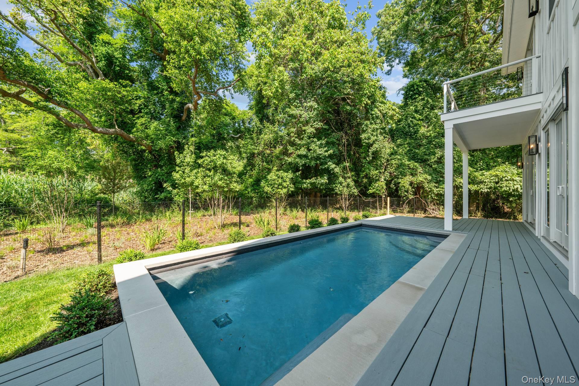 37 Peconic Bay, Southampton, NY 11968