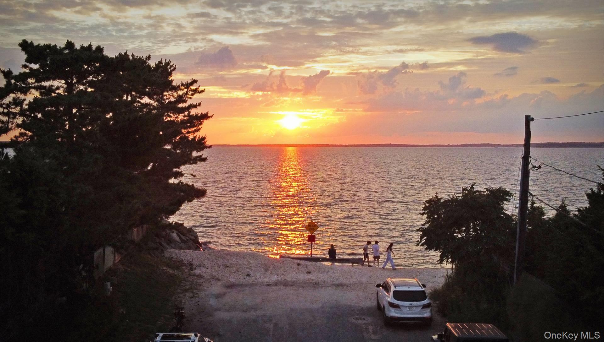 37 Peconic Bay, Southampton, NY 11968