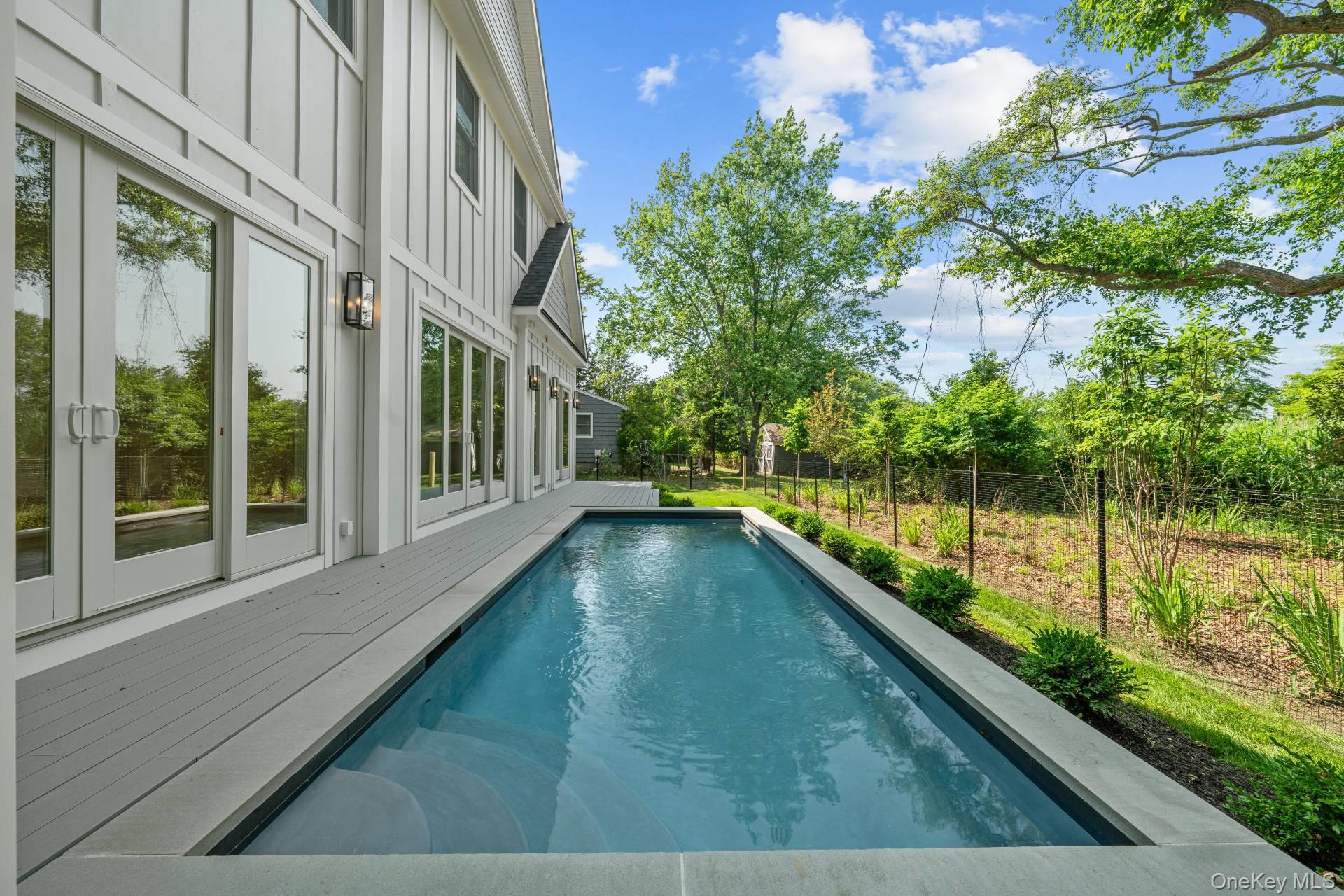 37 Peconic Bay, Southampton, NY 11968