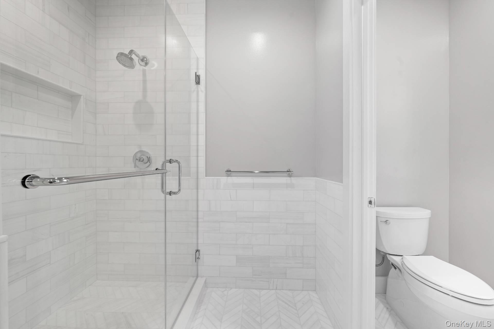 37 Peconic Bay, Southampton, NY 11968