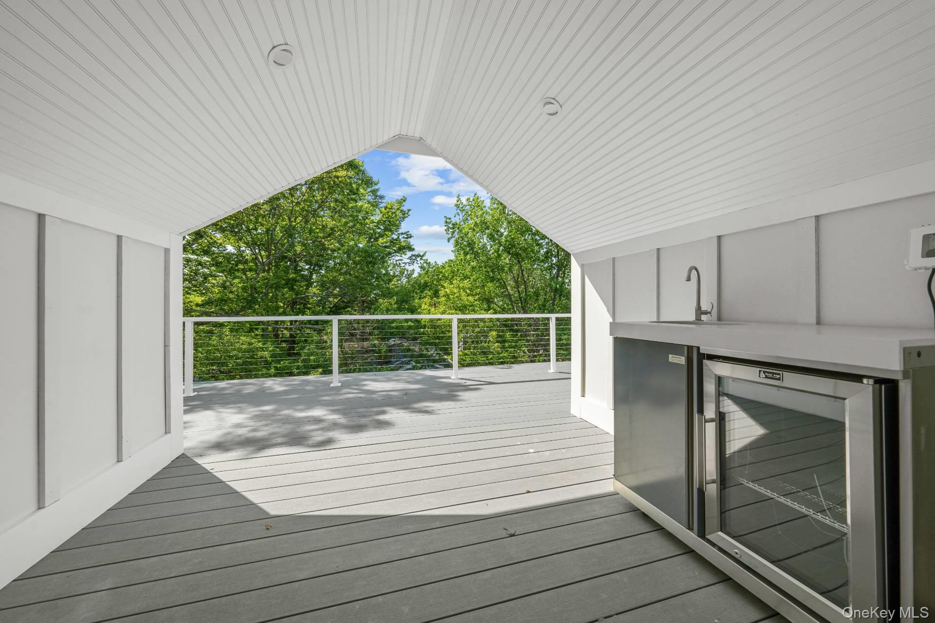 37 Peconic Bay, Southampton, NY 11968