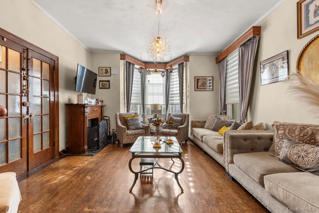 15 Bleecker Street, Brooklyn, NY 11221