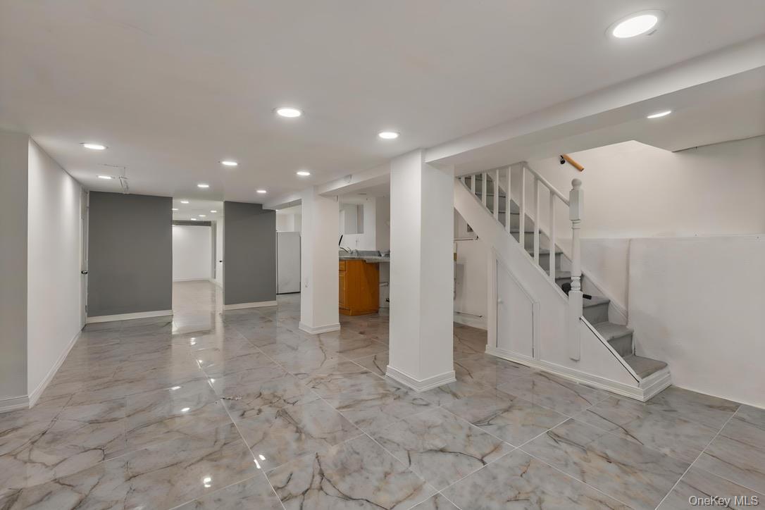 15 Bleecker Street, Brooklyn, NY 11221