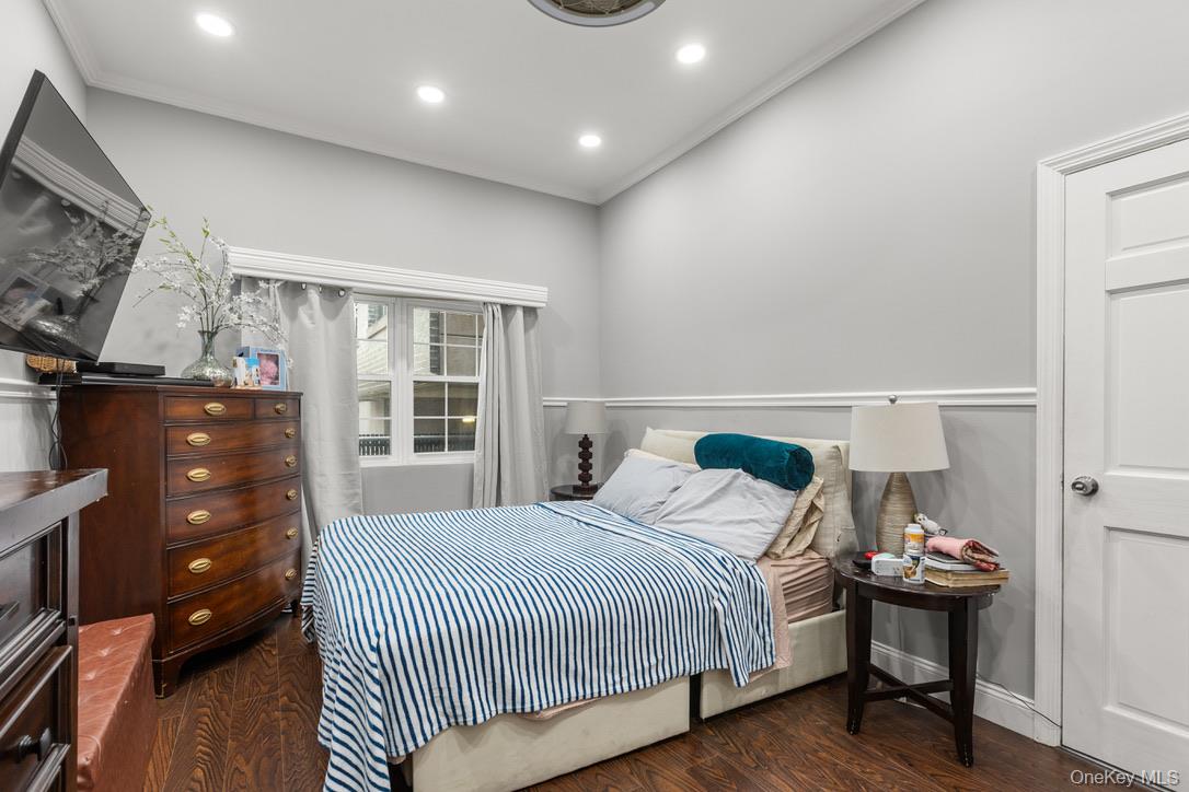 15 Bleecker Street, Brooklyn, NY 11221