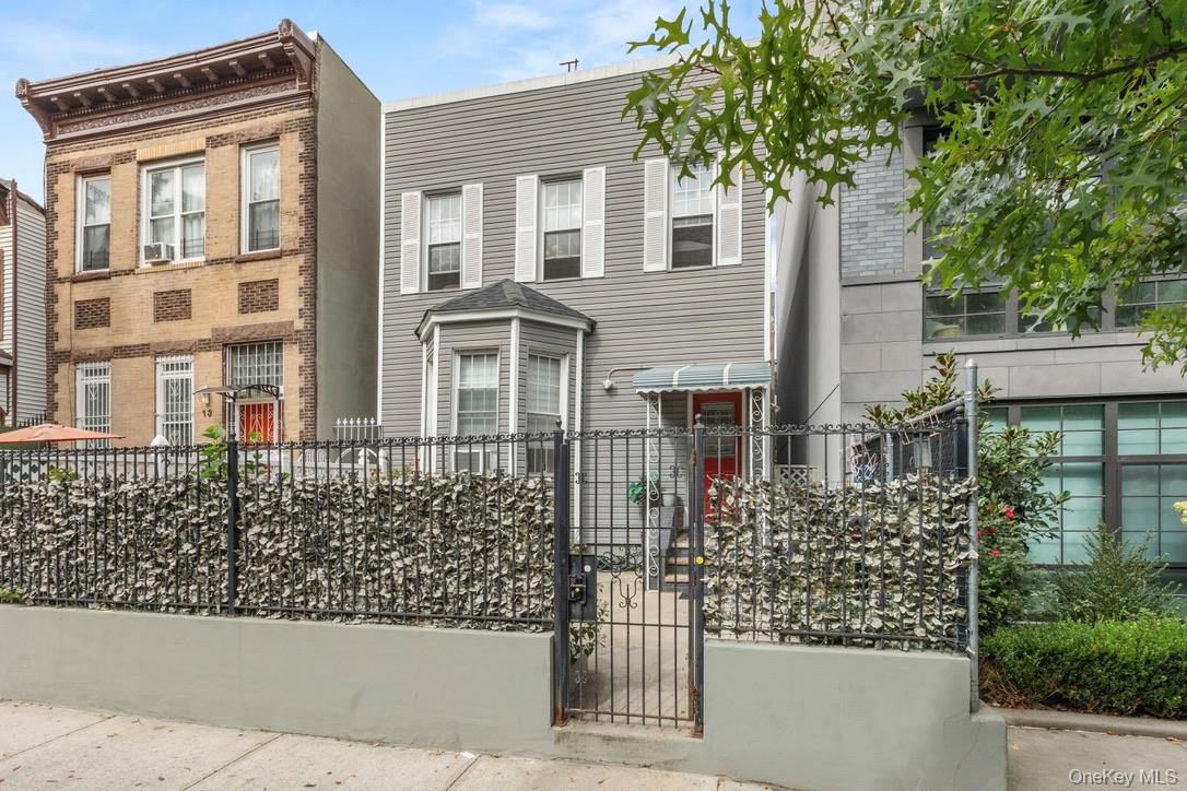 15 Bleecker Street, Brooklyn, NY 11221