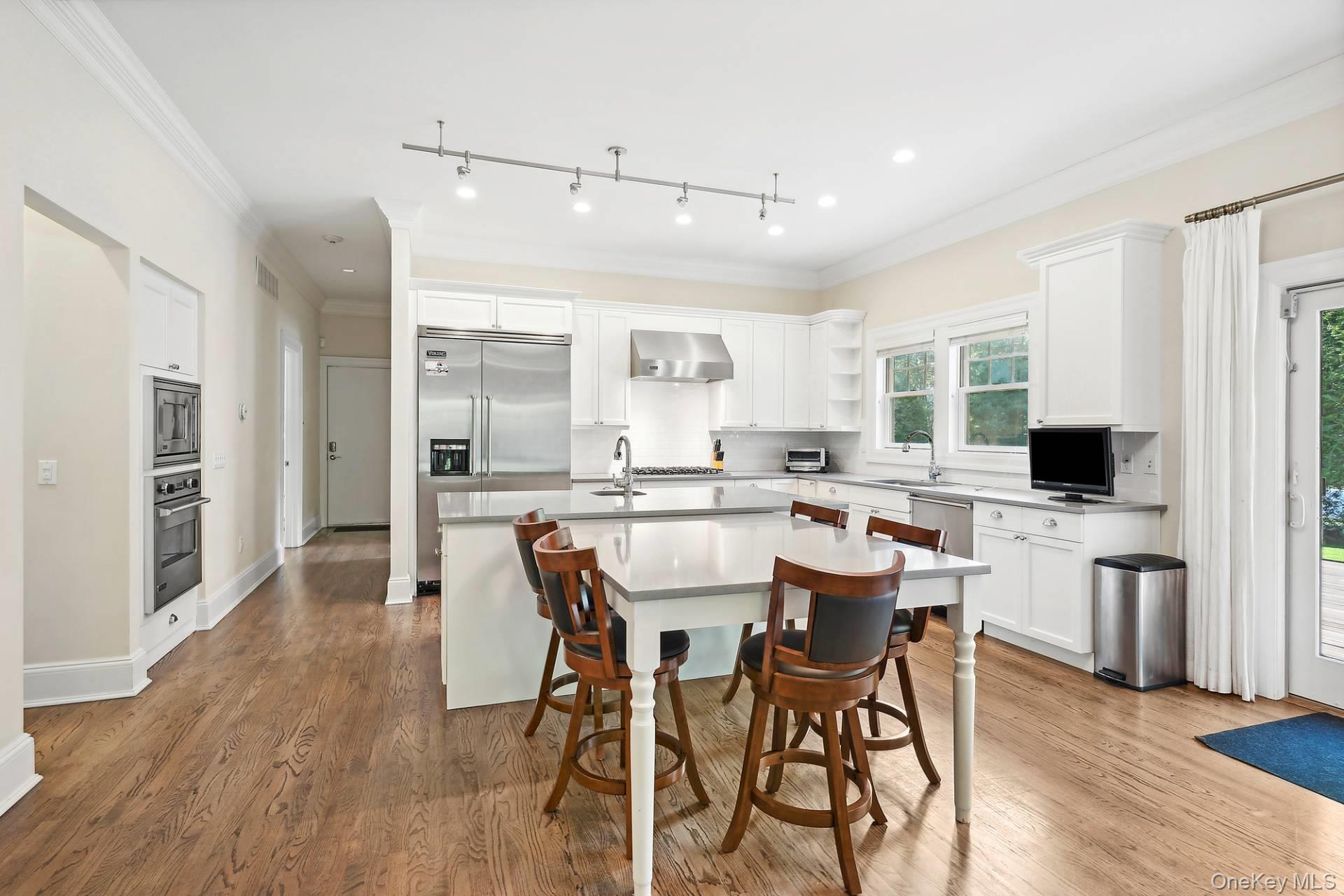 23 Arbutus Road, Quogue, NY 11959