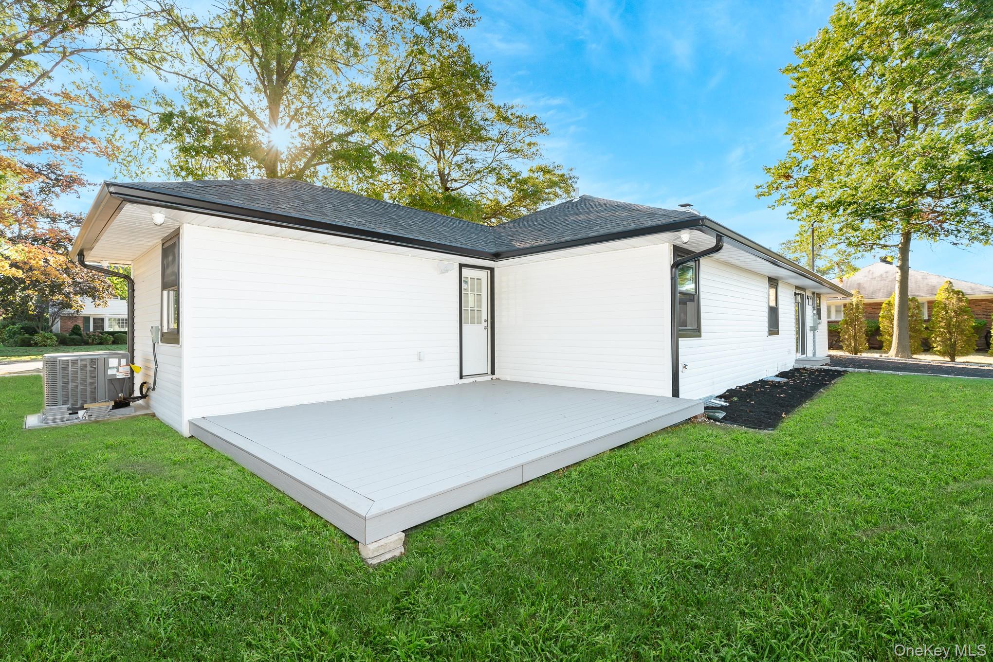 5 Huron Avenue, Massapequa, NY 11758