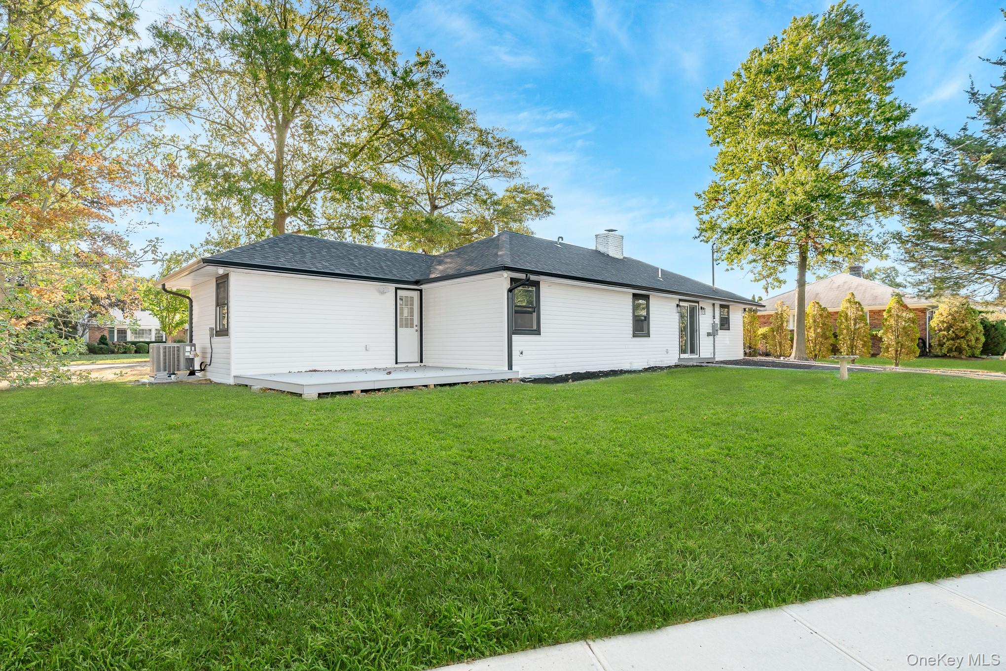 5 Huron Avenue, Massapequa, NY 11758