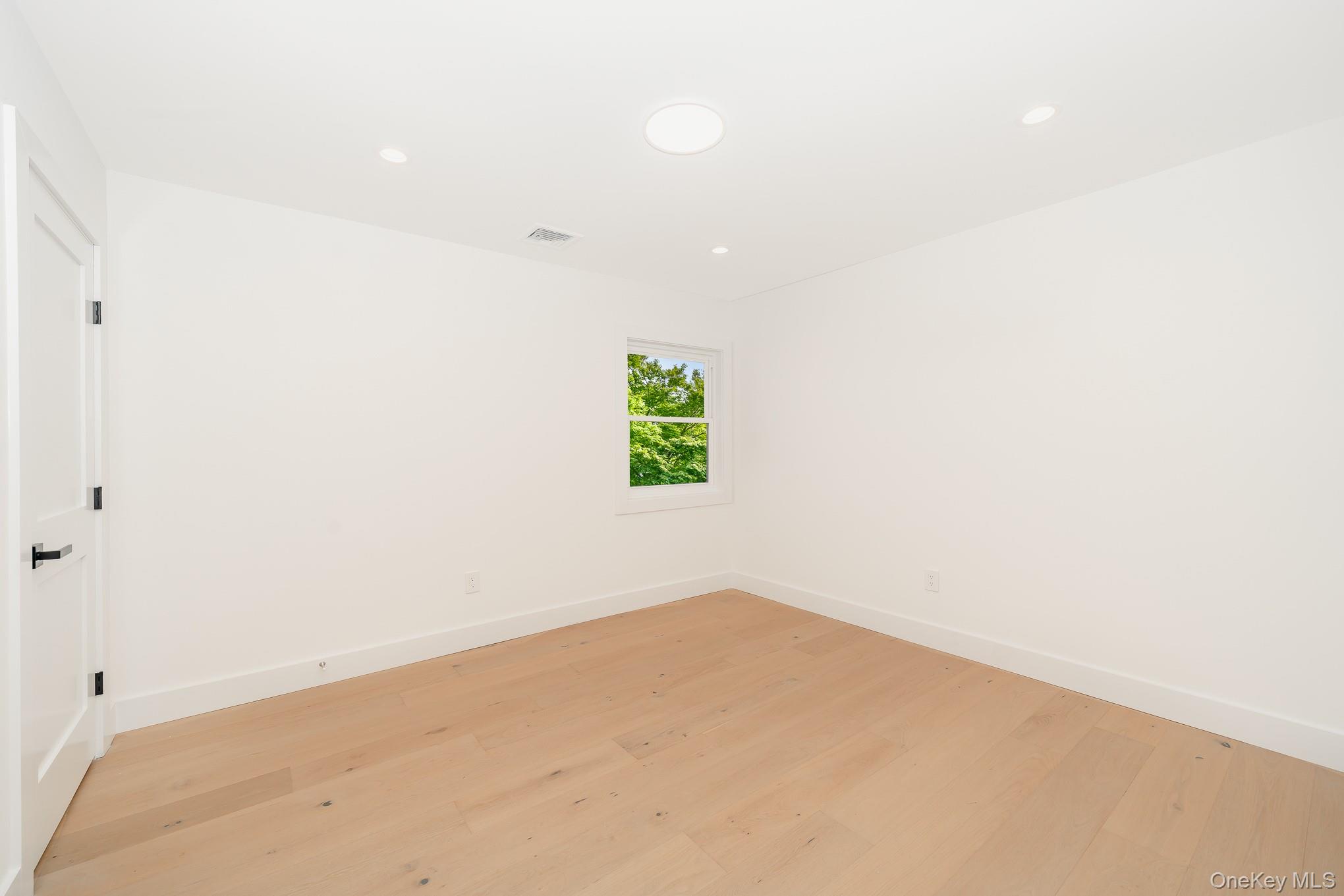 5 Huron Avenue, Massapequa, NY 11758