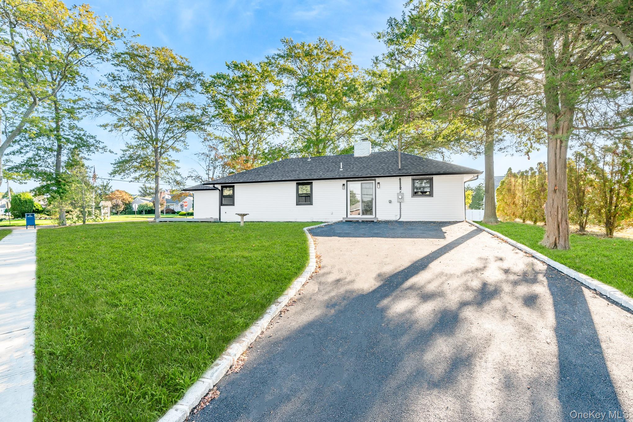 5 Huron Avenue, Massapequa, NY 11758