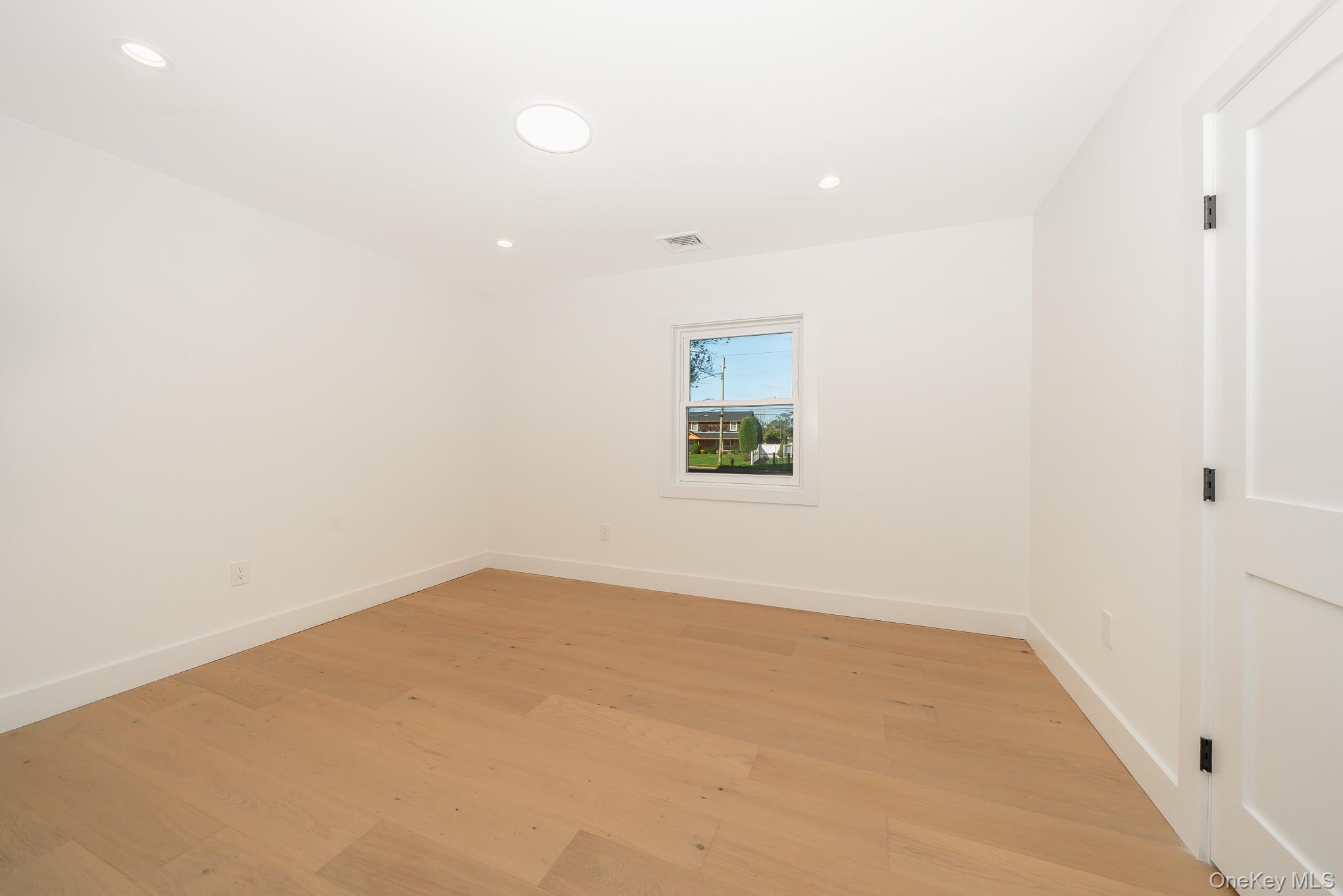 5 Huron Avenue, Massapequa, NY 11758