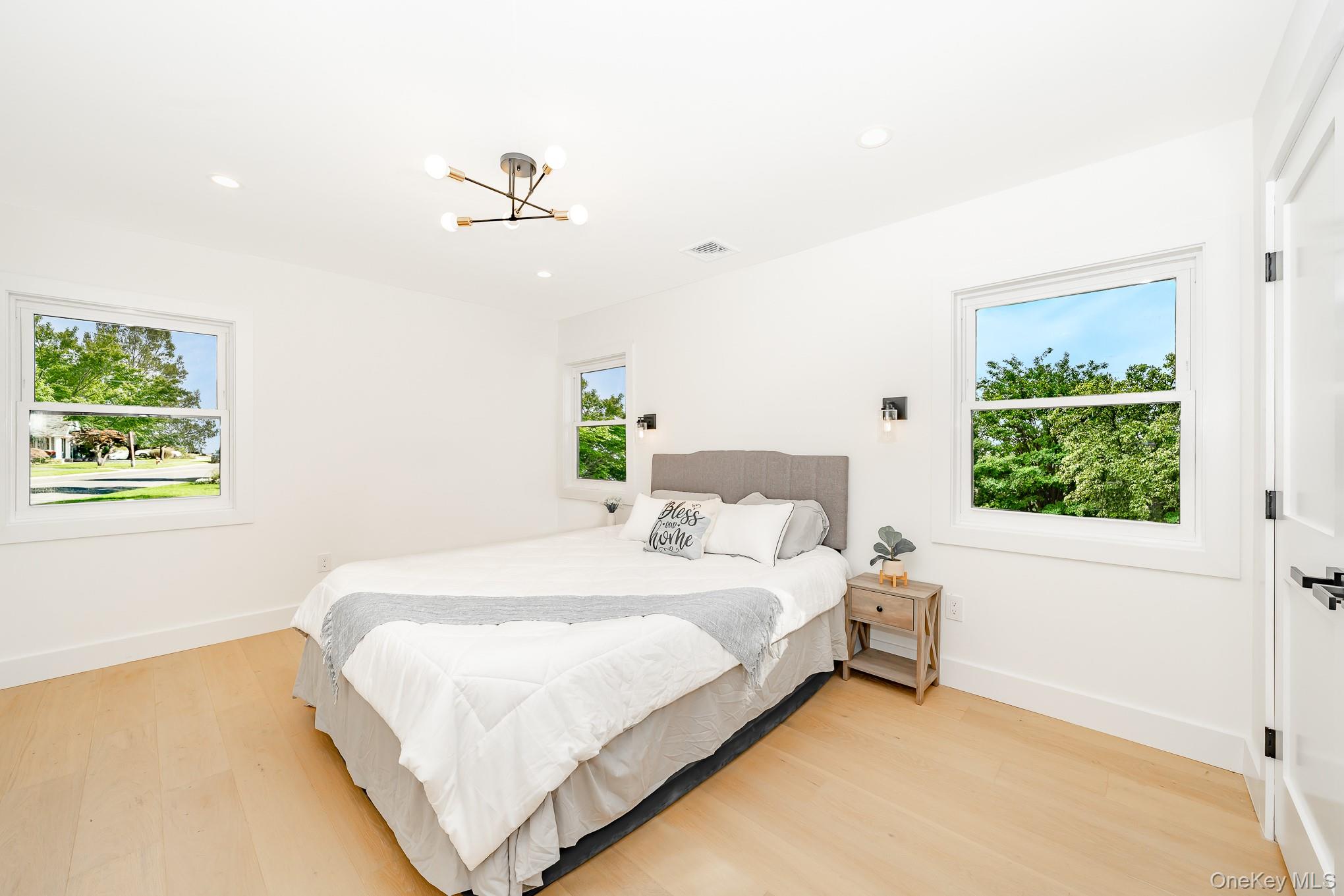 5 Huron Avenue, Massapequa, NY 11758