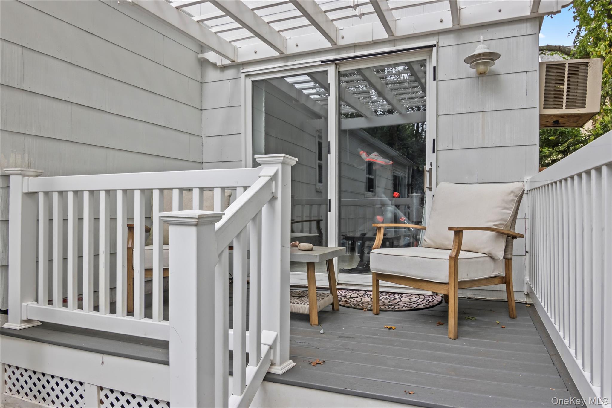 7 Dillmont Drive, Smithtown, NY 11787