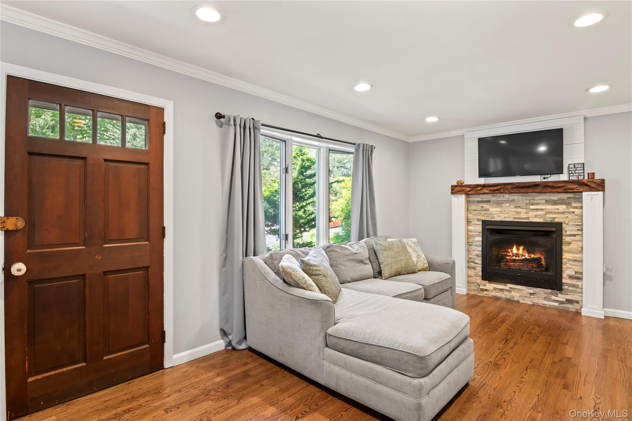 7 Dillmont Drive, Smithtown, NY 11787