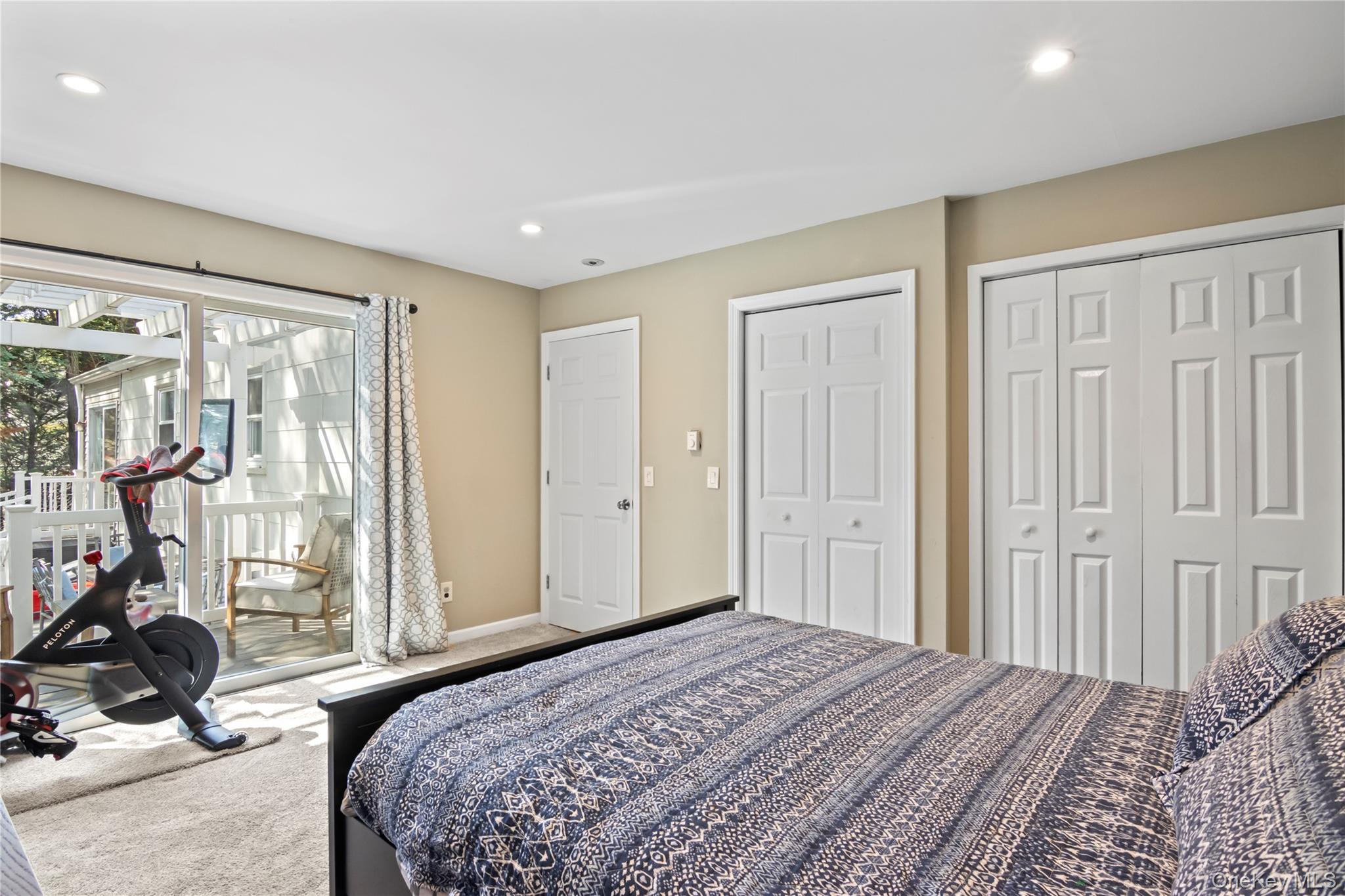 7 Dillmont Drive, Smithtown, NY 11787