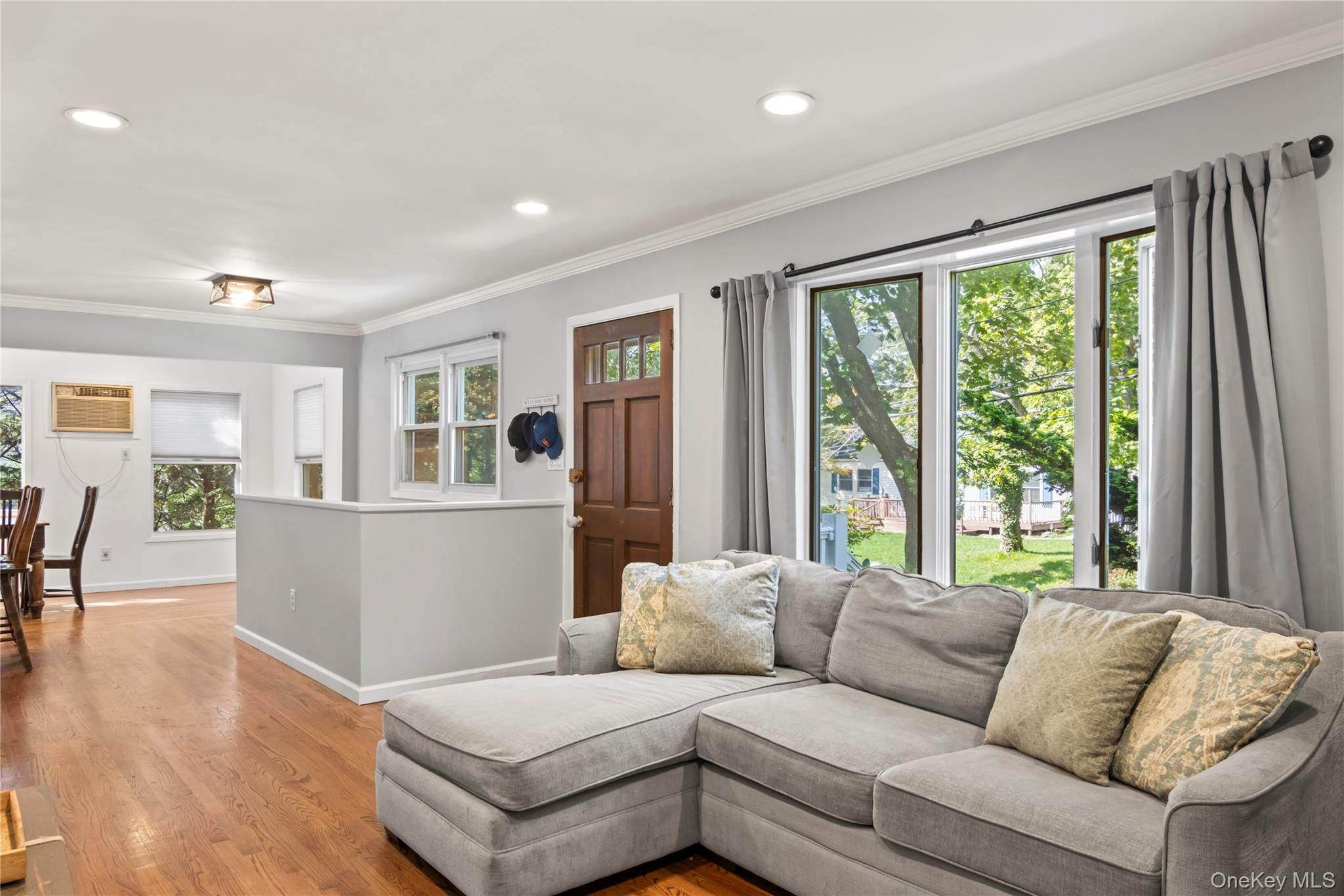 7 Dillmont Drive, Smithtown, NY 11787