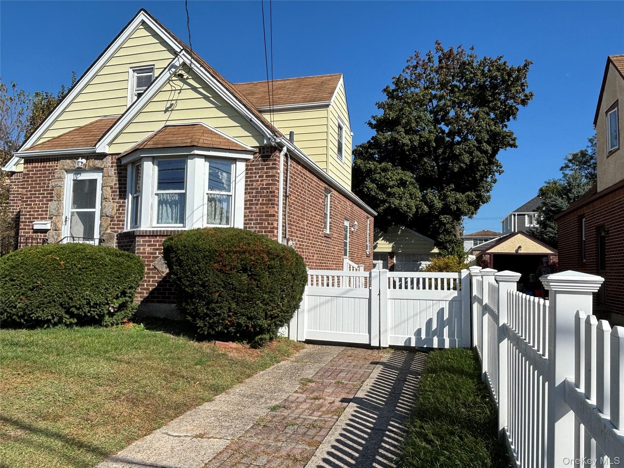 31 Claflin Boulevard, Franklin Square, NY 11010