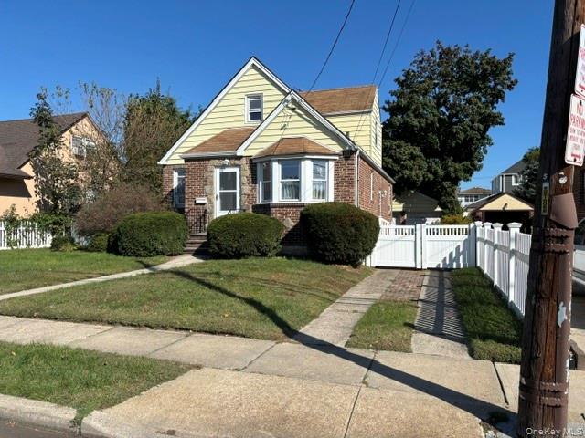 31 Claflin Boulevard, Franklin Square, NY 11010
