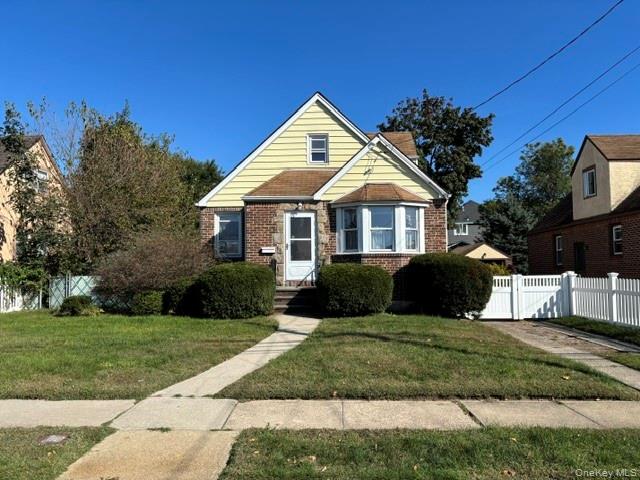 31 Claflin Boulevard, Franklin Square, NY 11010