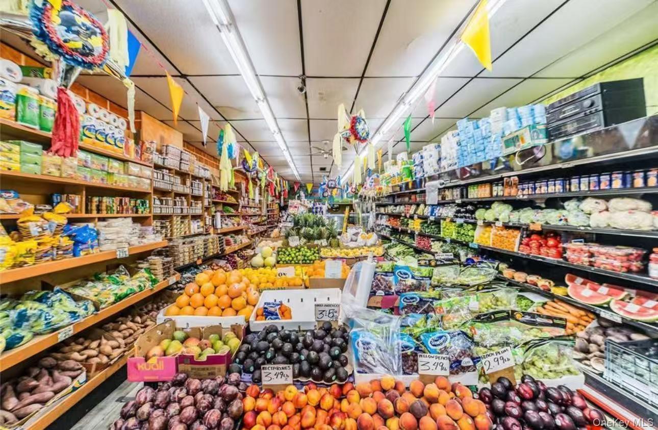 8505 Jamaica Avenue, Woodhaven, NY 11421