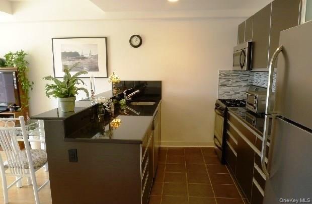 143-20 Hoover Avenue # 605, Briarwood, NY 11435