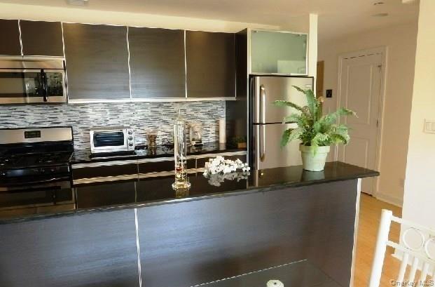 143-20 Hoover Avenue # 605, Briarwood, NY 11435