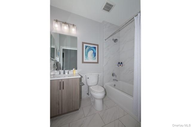 5 Sutton Court # 5, Mount Sinai, NY 11766