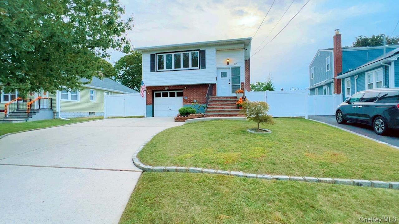 12 Terrace View Road, Farmingdale, NY 11735