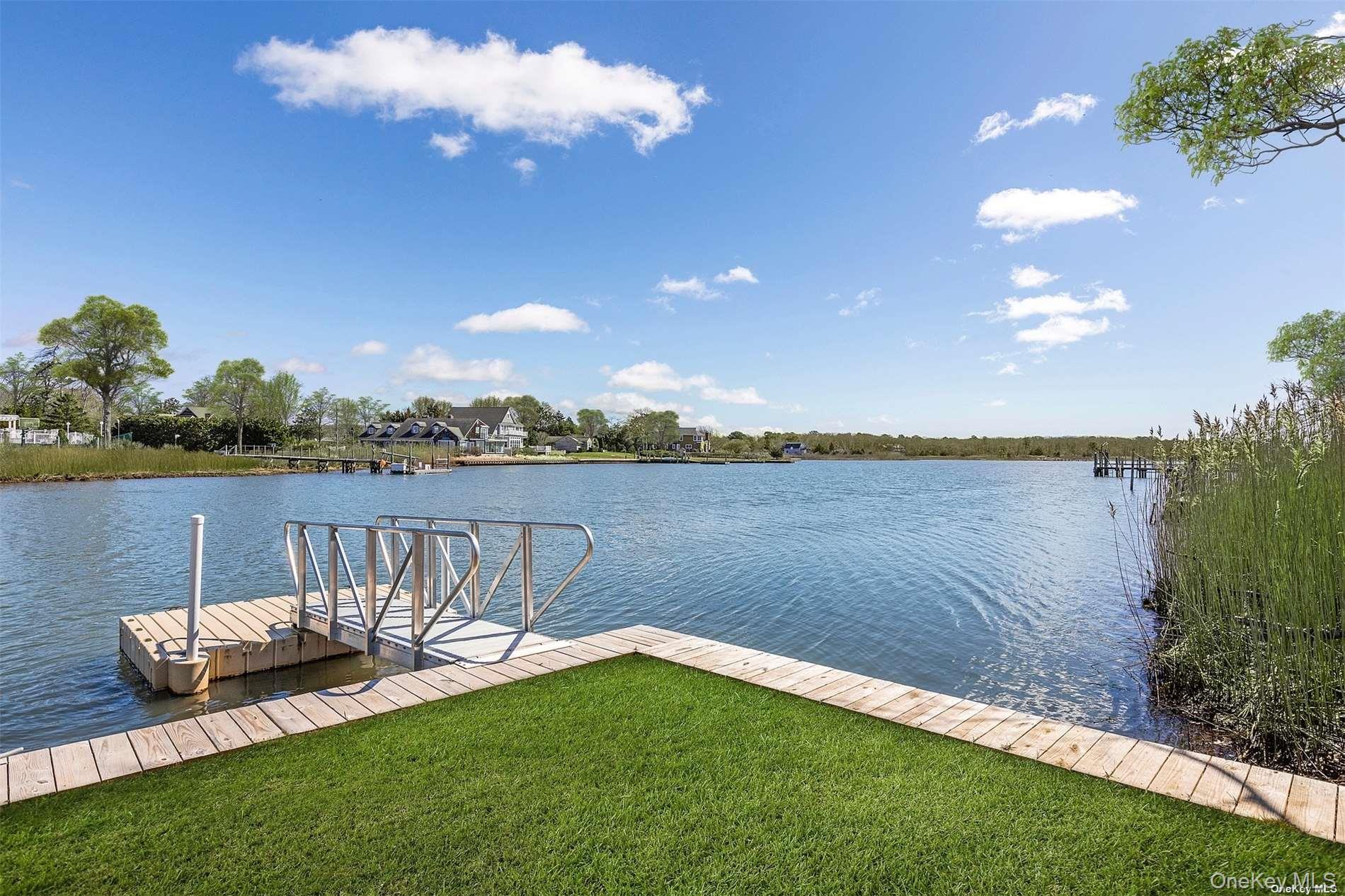 14 Carter Lane, East Quogue, NY 11942