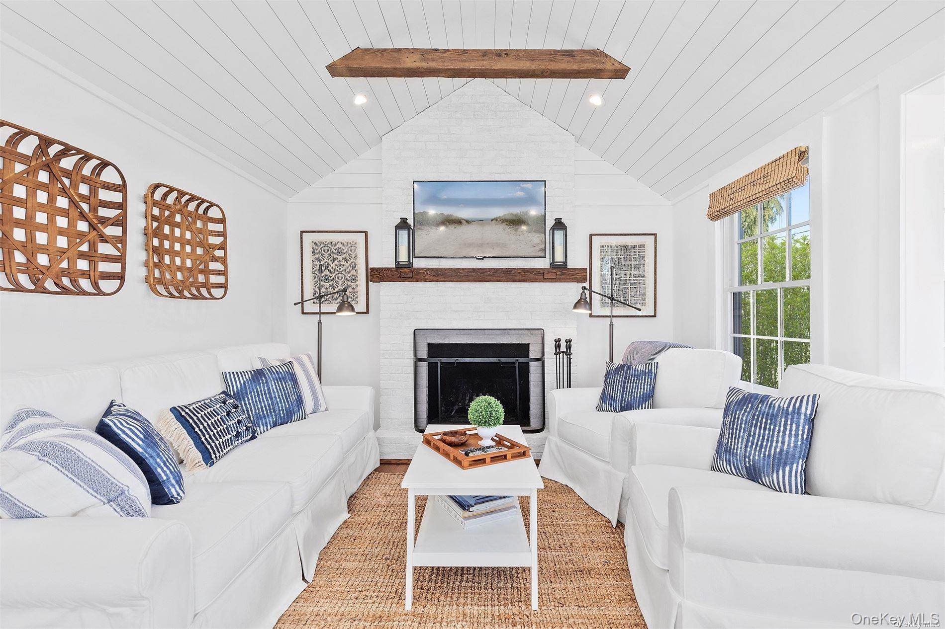 14 Carter Lane, East Quogue, NY 11942