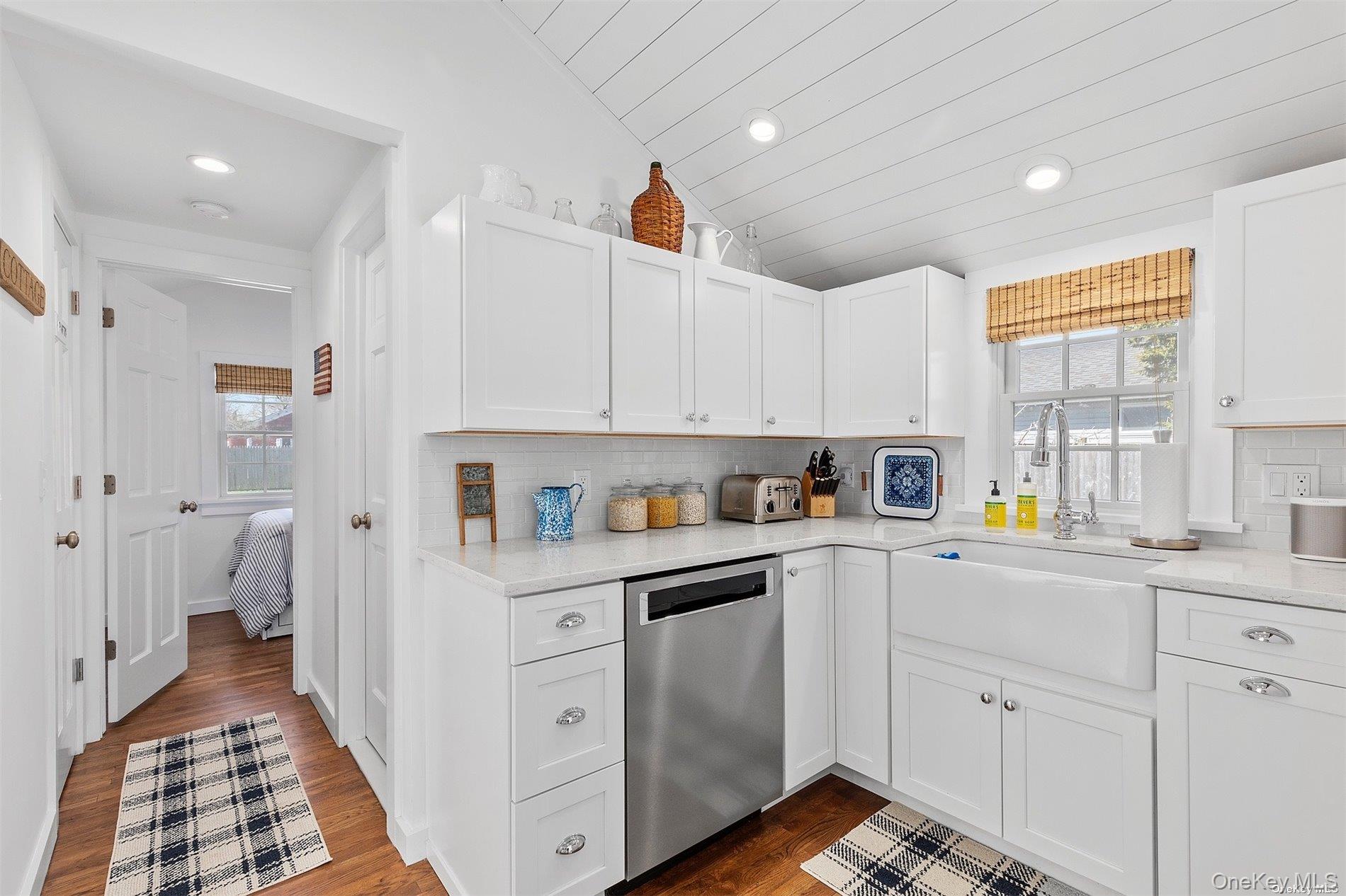 14 Carter Lane, East Quogue, NY 11942