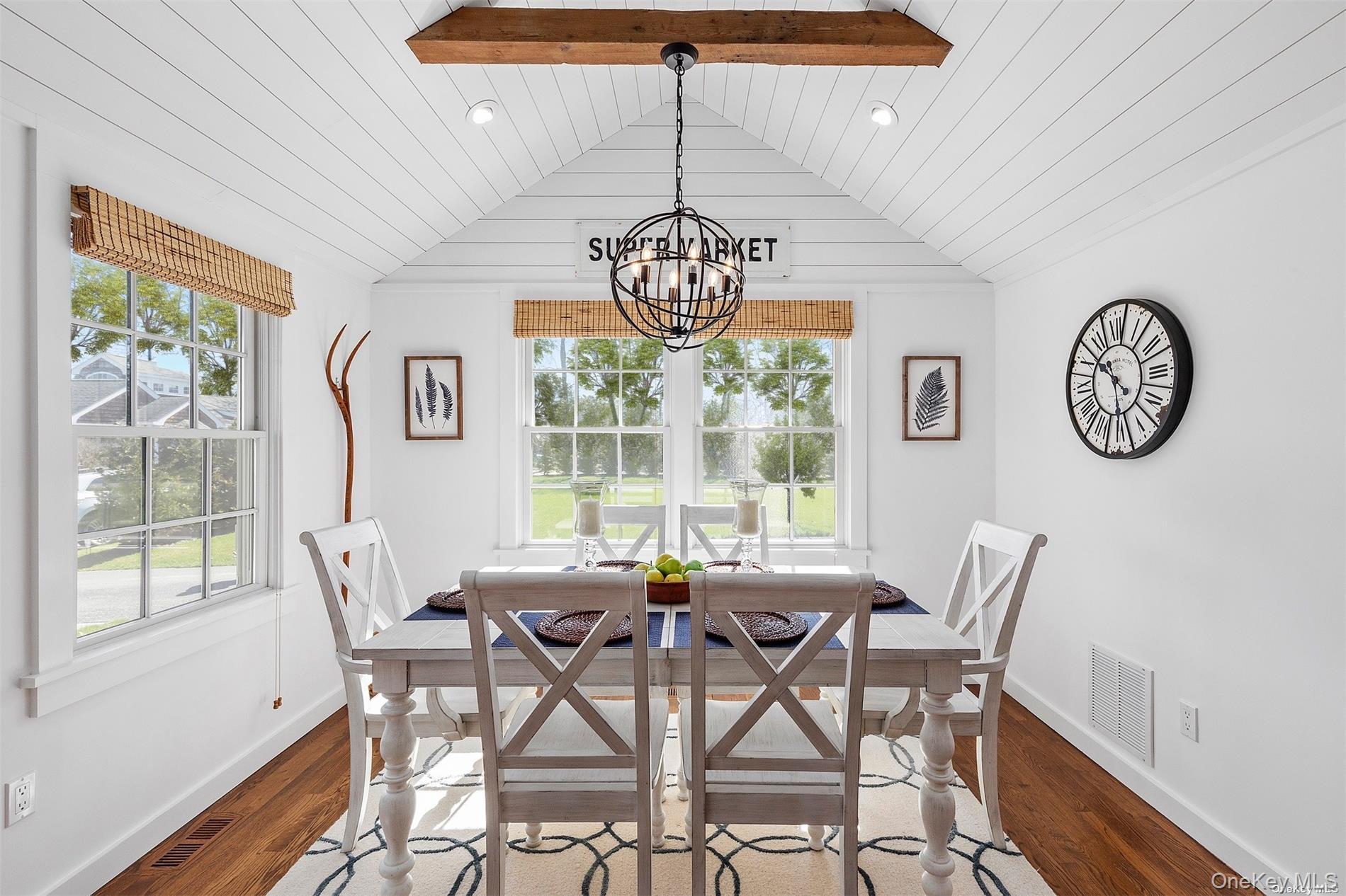 14 Carter Lane, East Quogue, NY 11942