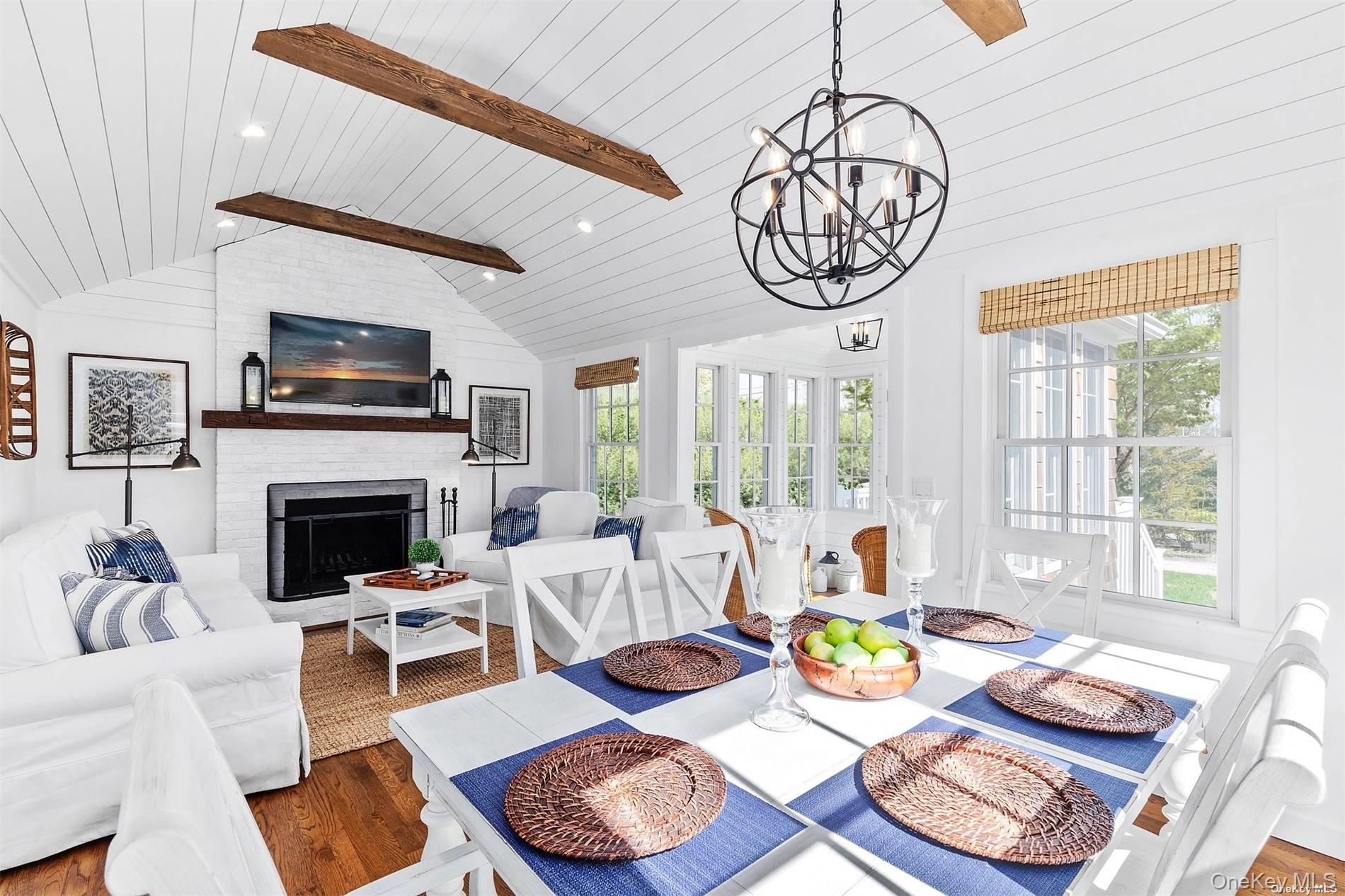 14 Carter Lane, East Quogue, NY 11942