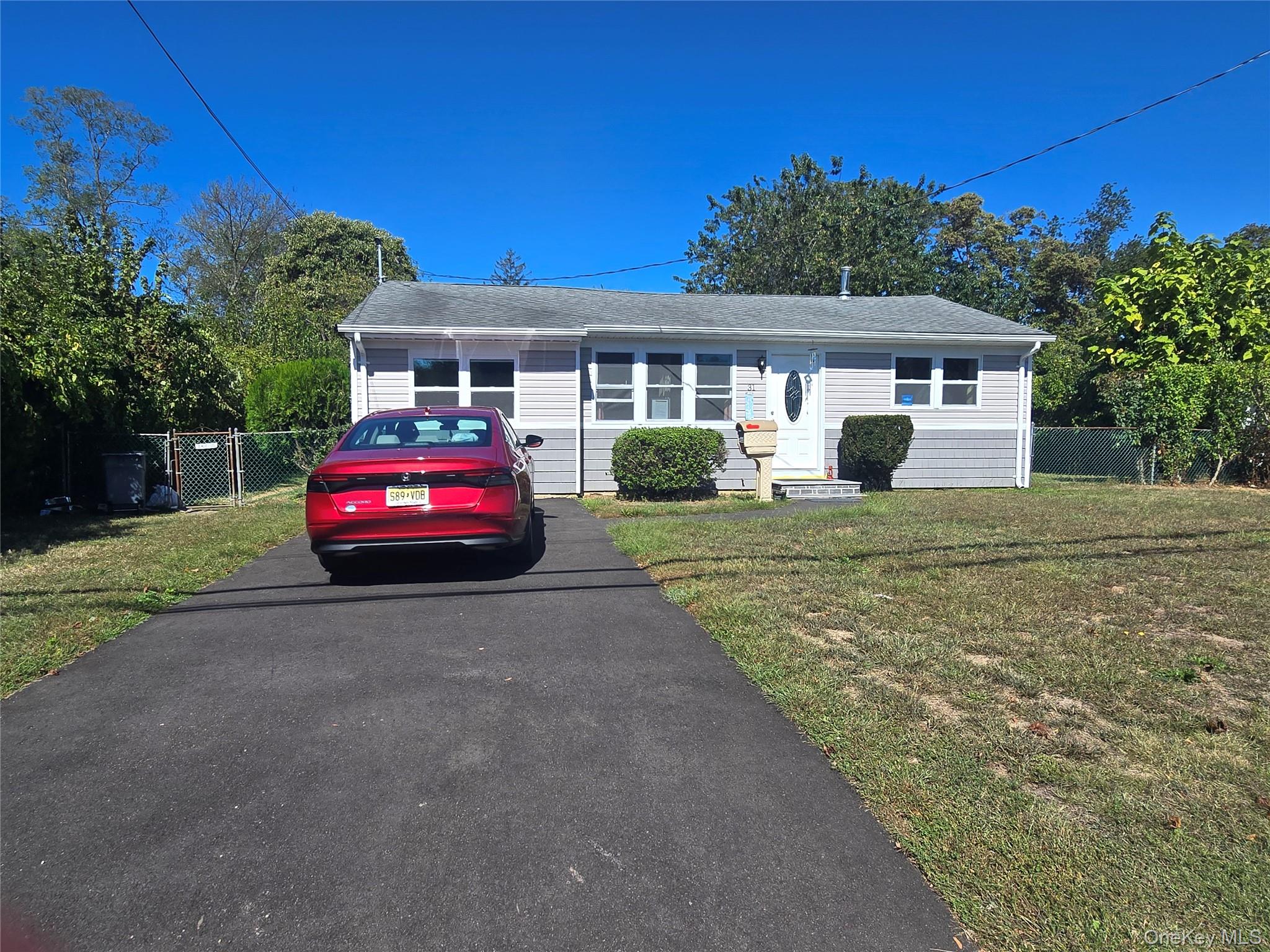 31 21st Avenue, Bay Shore, NY 11706