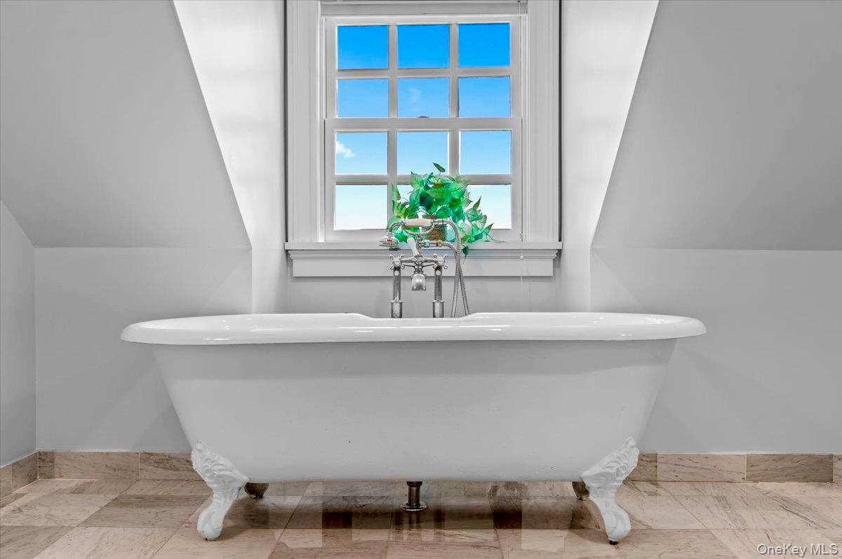 245 River Road, Nyack, NY 10960