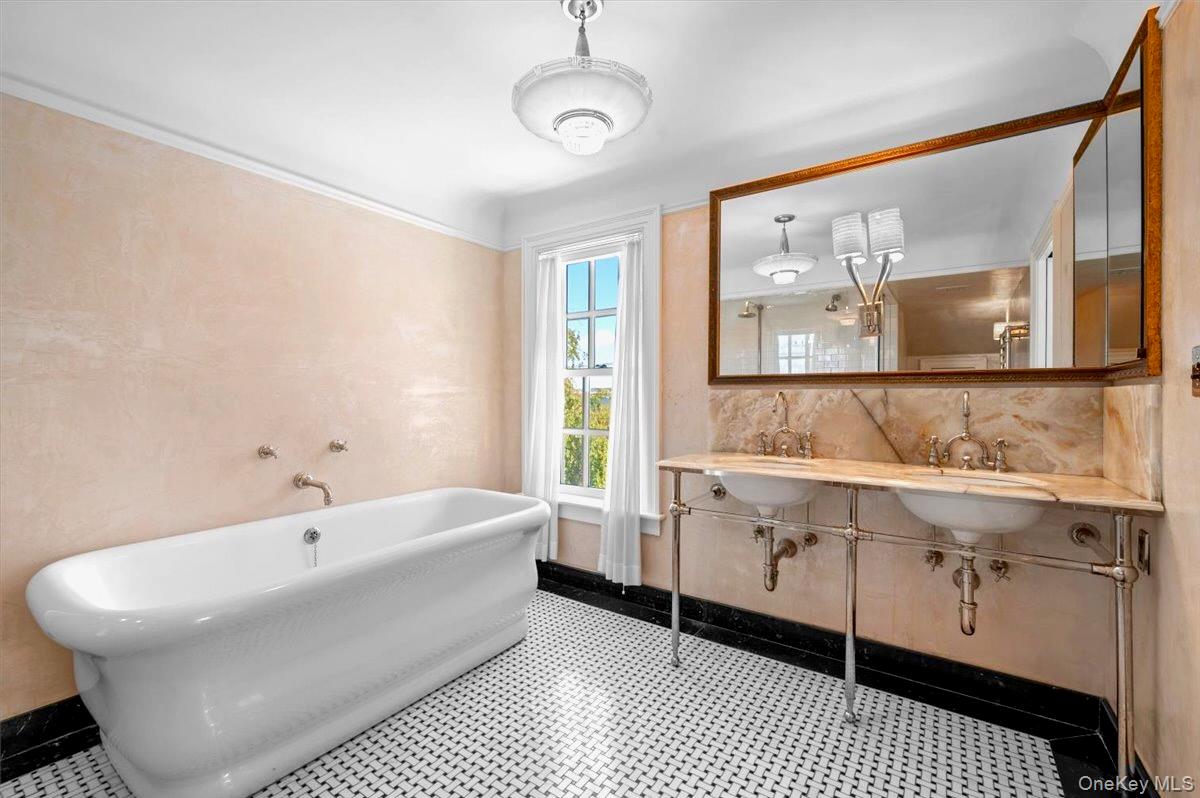 245 River Road, Nyack, NY 10960