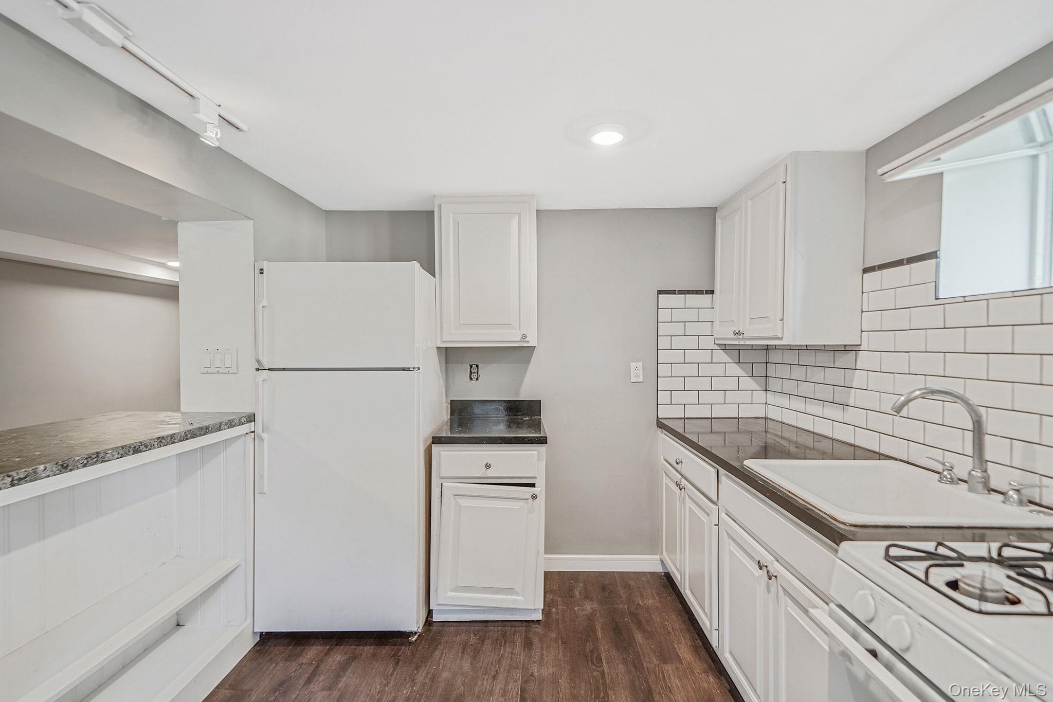 2812 Sipp Avenue, Medford, NY 11763