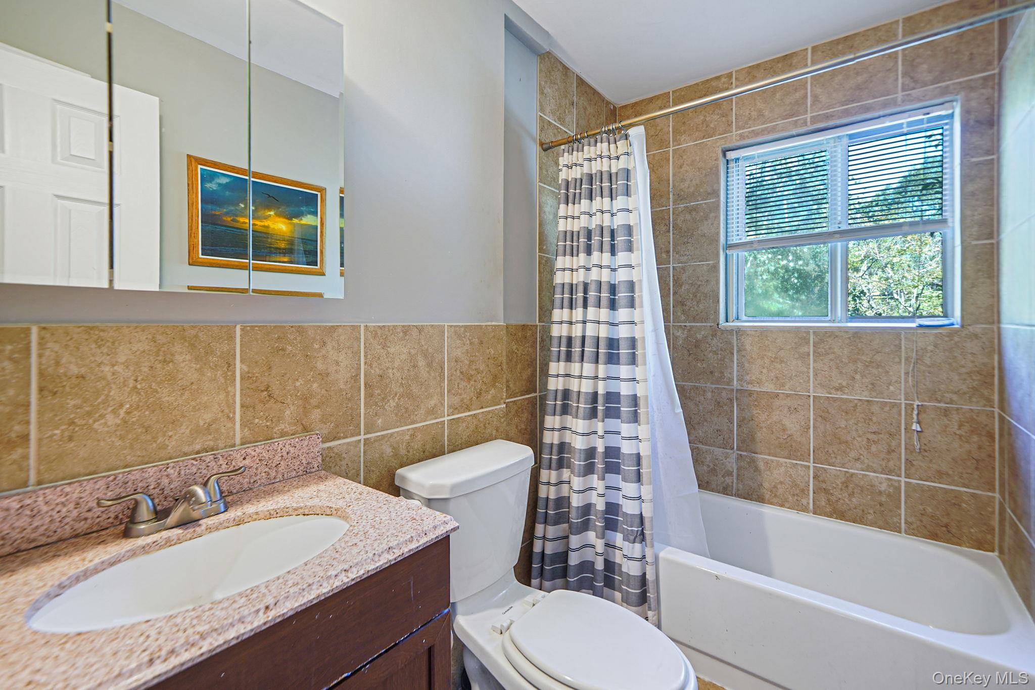 2812 Sipp Avenue, Medford, NY 11763