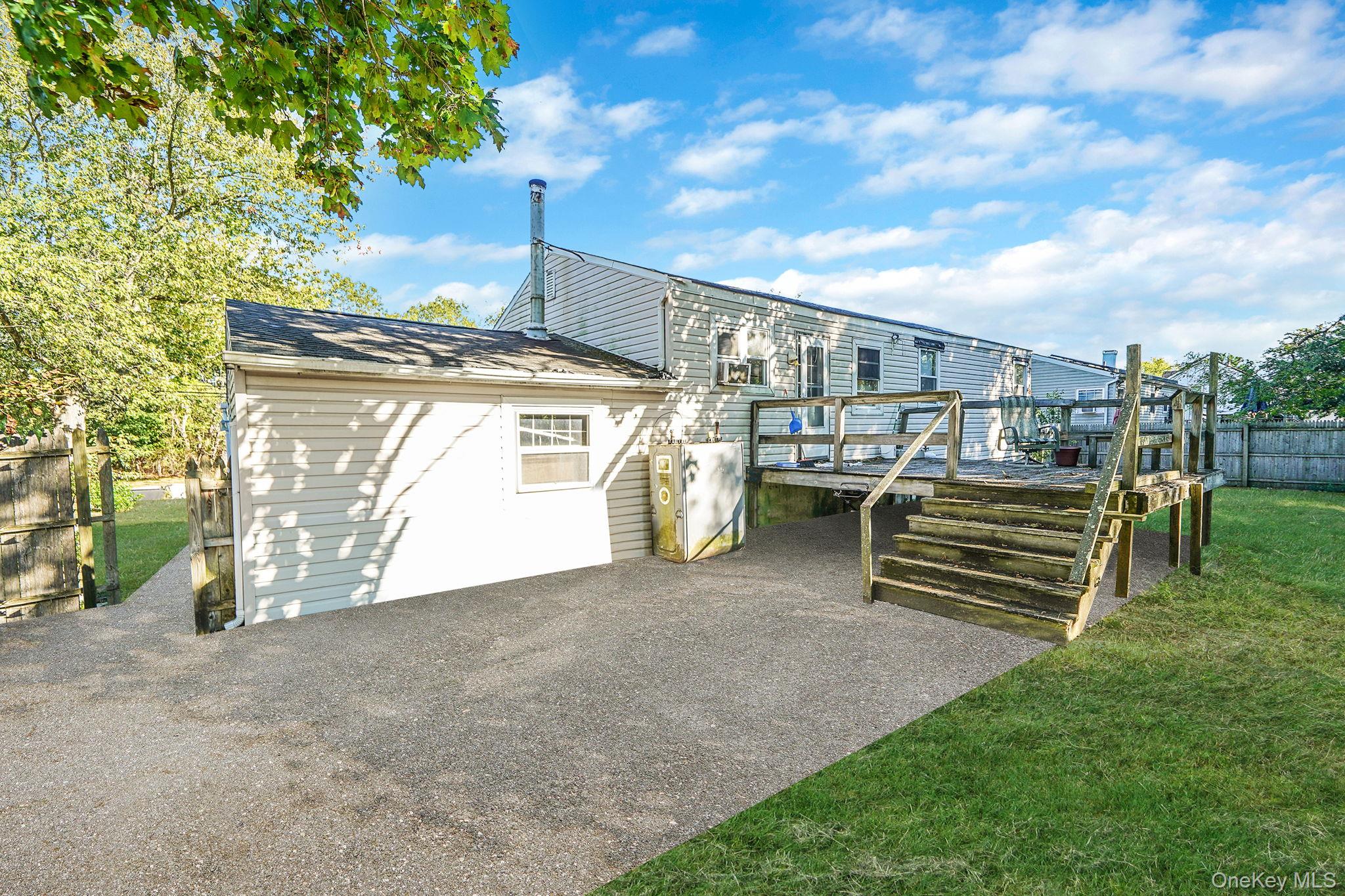 2812 Sipp Avenue, Medford, NY 11763