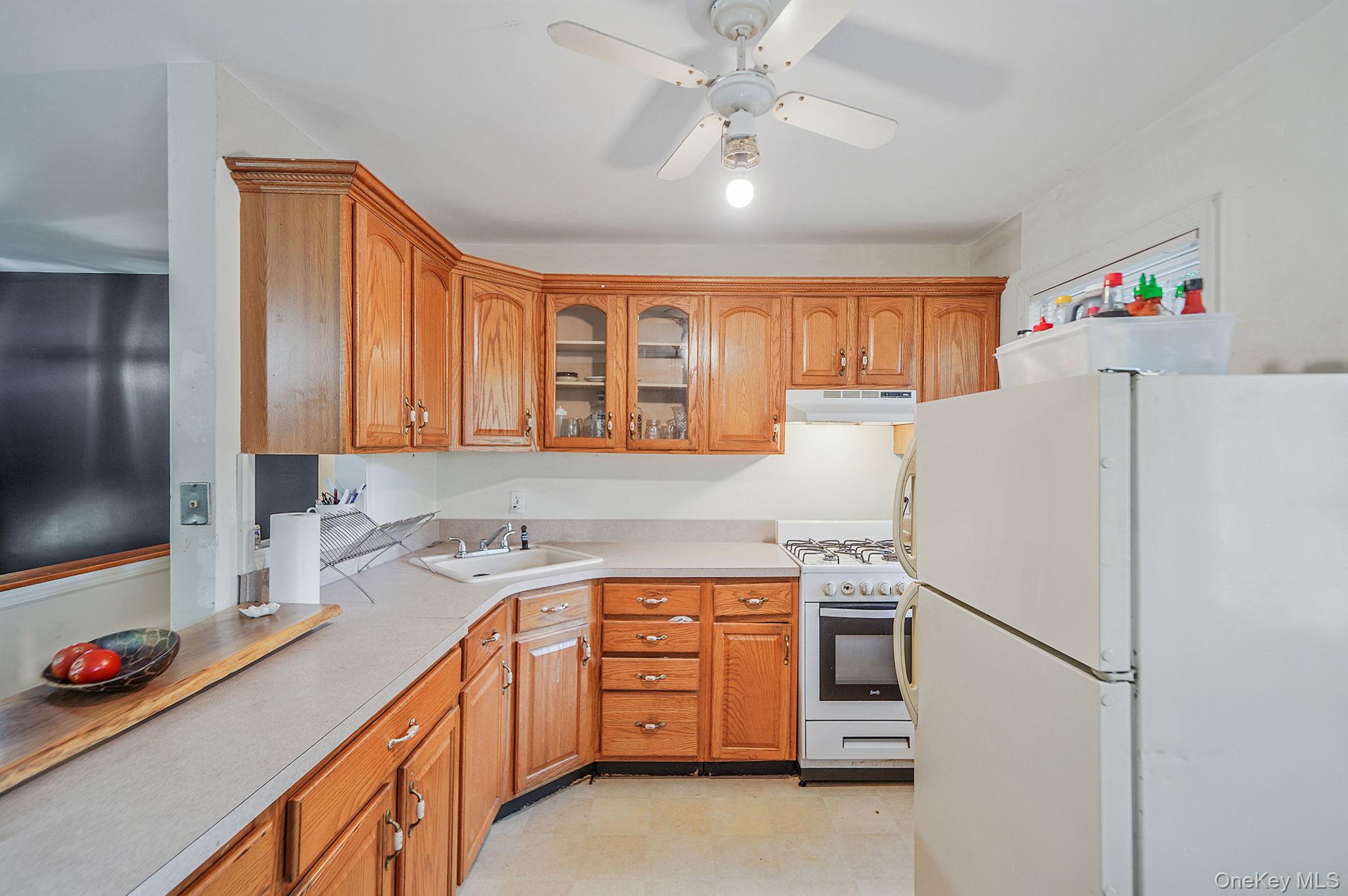 2812 Sipp Avenue, Medford, NY 11763