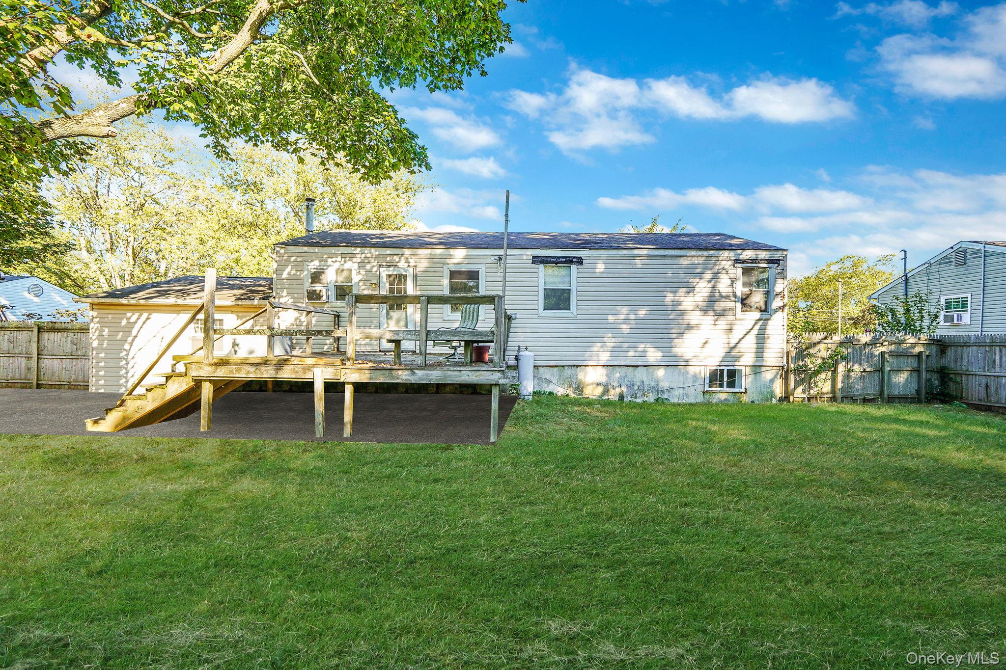 2812 Sipp Avenue, Medford, NY 11763