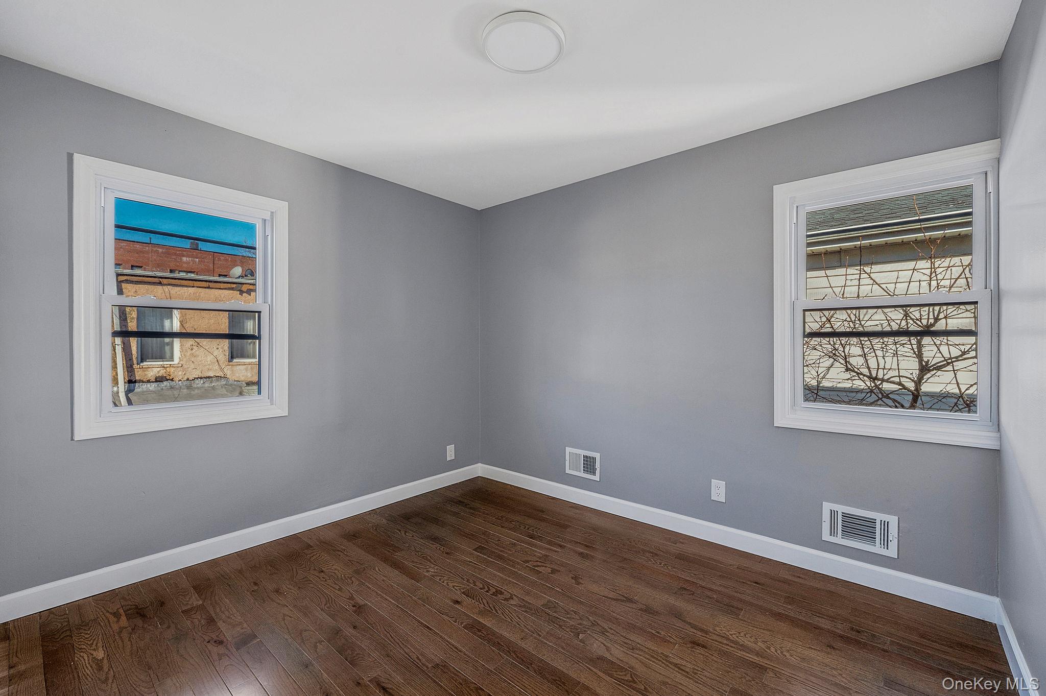 8726 127th Street, Richmond Hill, NY 11418