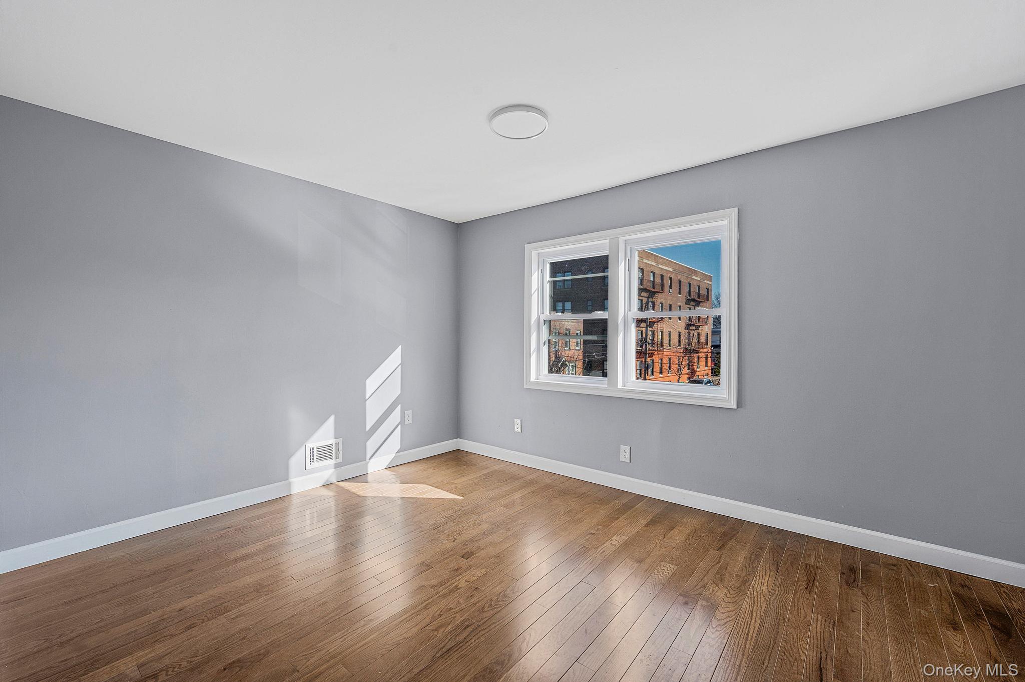 8726 127th Street, Richmond Hill, NY 11418