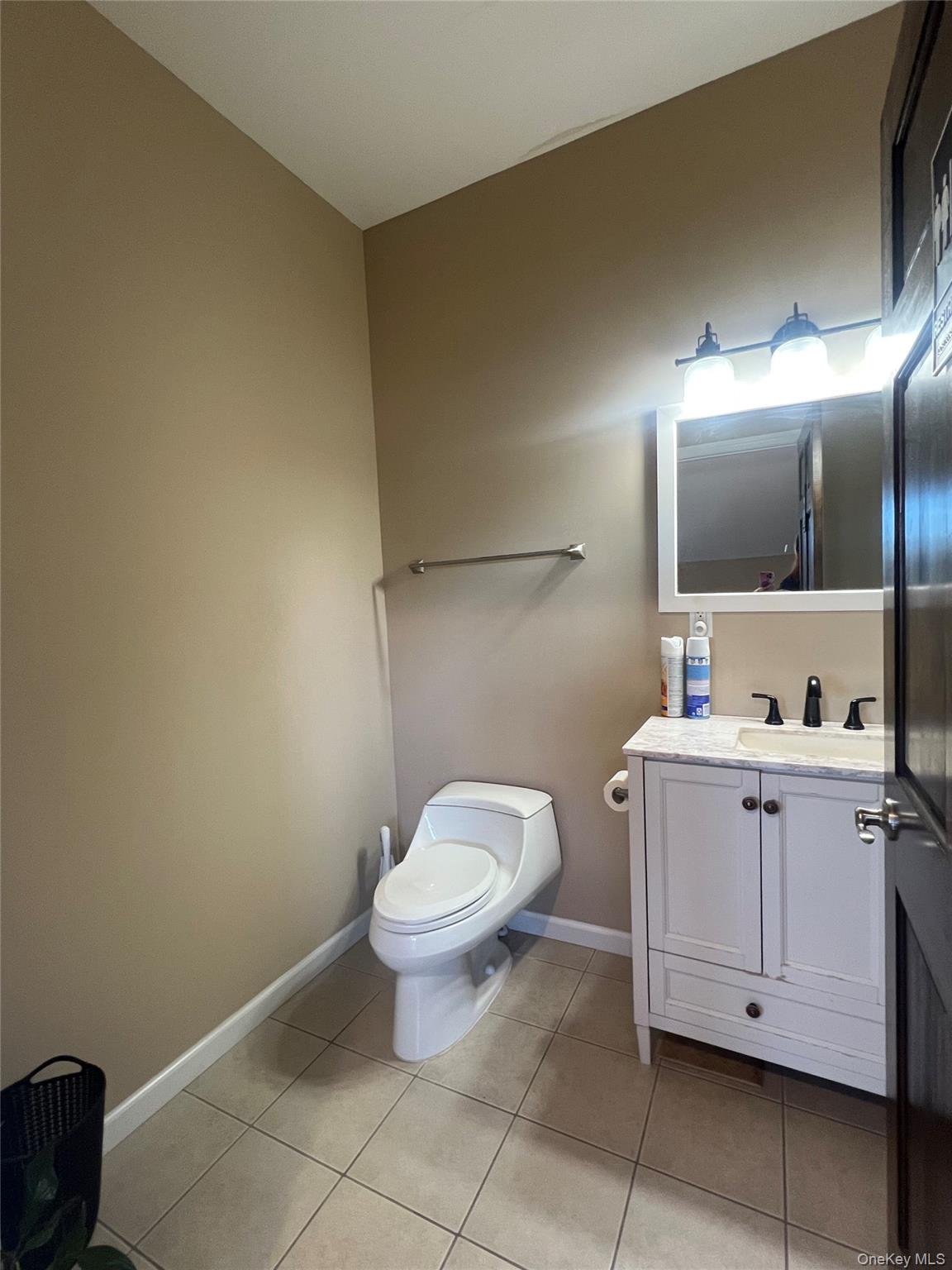 5720 Old Sunrise Highway, Massapequa, NY 11758